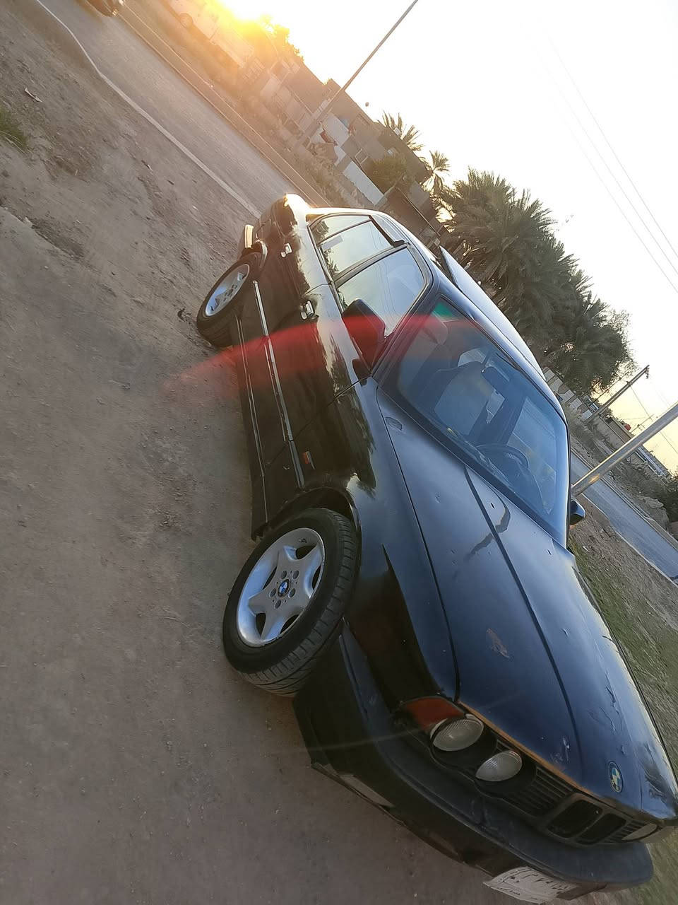 السلام عليكم سيارة بيئم اللبيع سيارة كاملة حدادية وكهرابايات تحتاج بس دبلات خلفي سيارة حجم 5025كير ومحرك نضيف هاذة رقم تليفوني والي يريدها بخدمتة ***********
