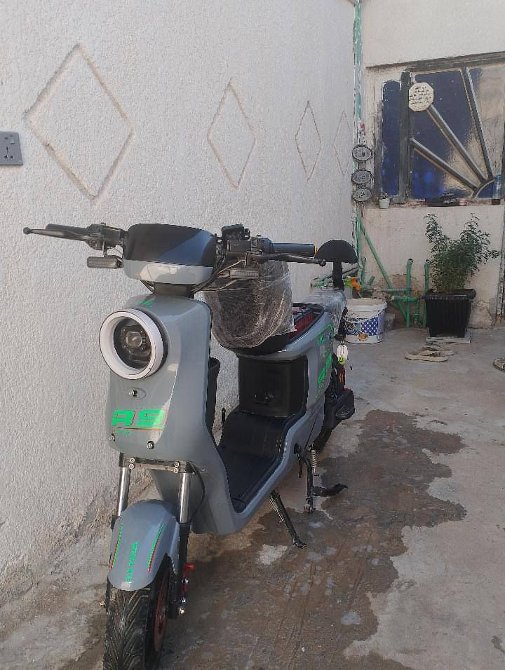 السلام عليكم دراجه للبيع شحن سرعه 109 المكان البصره ابو الخصيب R9 السعر550 بطاريات خمسه الموديل 20266
الرقم (***********)
