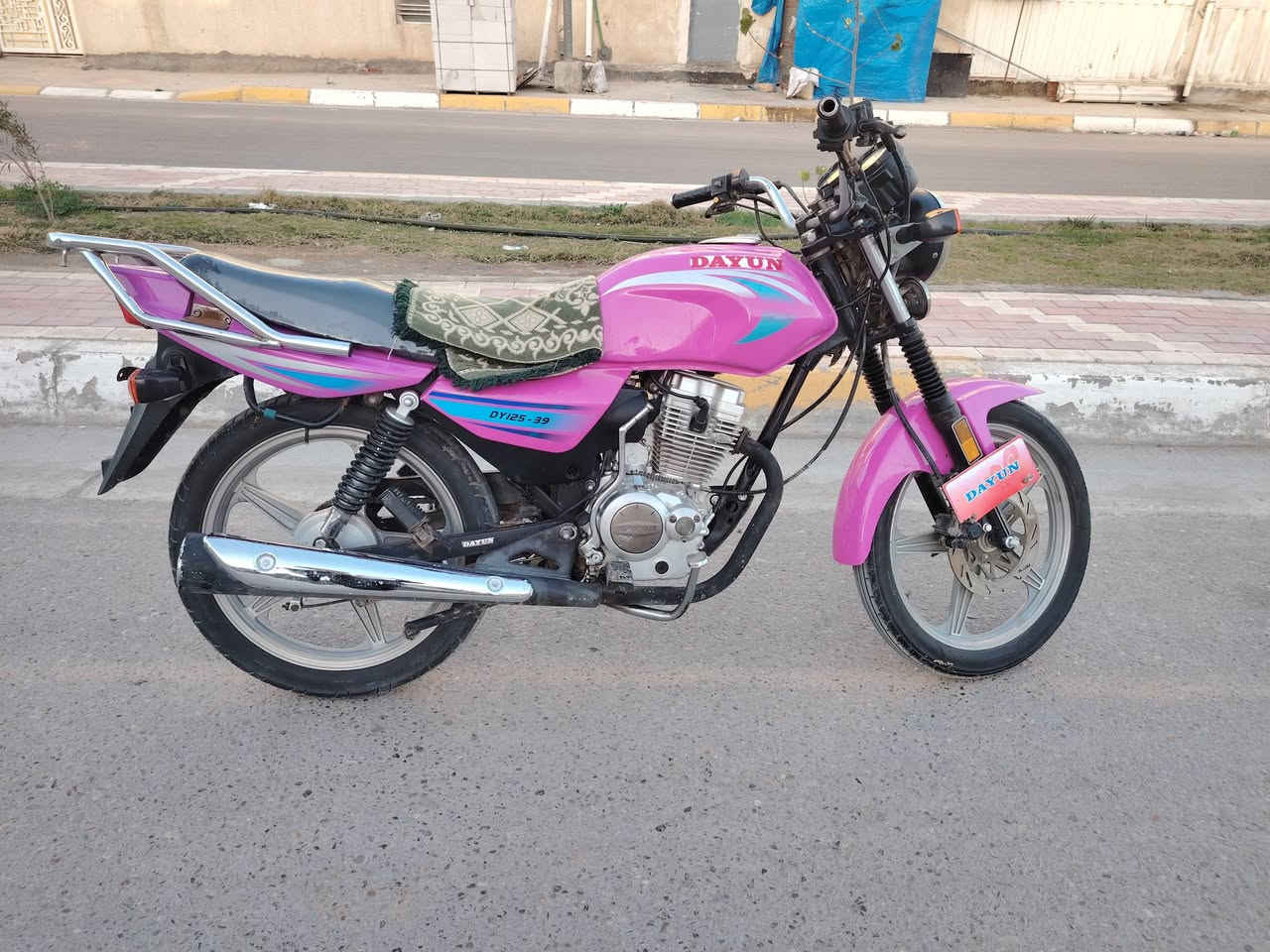 للبيع دراجة دايوان عضم موديل 23 أوراق استنساخ محرك ما مفتوح الدراجة نضيفة مكفولة من كلشي مكاني كربلاء القادسية السعر 750 وبيهة مجال رقم ***********
