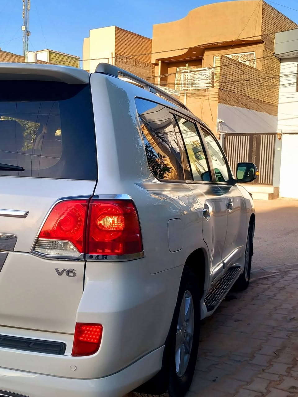 لاندكروز  2012 كفاله عامه مكفوله من الصبغ والتبديل
GX-R

المواصفات 

فتحة 

بصمه 

كشنات كهرباء 

كشنات جلد 

داخل قرميدي 

تحكم ستيرن 

صاجات 

 3 قطع تبريد 

 7 راكب 

حساسات امامية + خلفية 

لايت زنون 
بلوجكتور 
زراك لايت 
لد امامي 
هوك سحب 
فور ويل 4x4

المكينة 6 سلندر 

 
مري شفط كهرباء 
اشاير بالمري
دوسات 
ويل كب كروم
نيكلات 
ويل كب كروم 
بصمة عدد 2 
رقم بغداد 

ملاحظة:  السيارة بيها بارد شبر جاملغ أمامي الأيمن بدون صبغ 

((السيارة جديدة جداً بدون اي نقص تخم تاير جديد صدر جديد بدون اي ملاحظات)) السياره بسمي 

السعر 4  وبيها  مجال 

: النجف شارع السلام غري 
للاستفسار
***********الشراي يتصل
