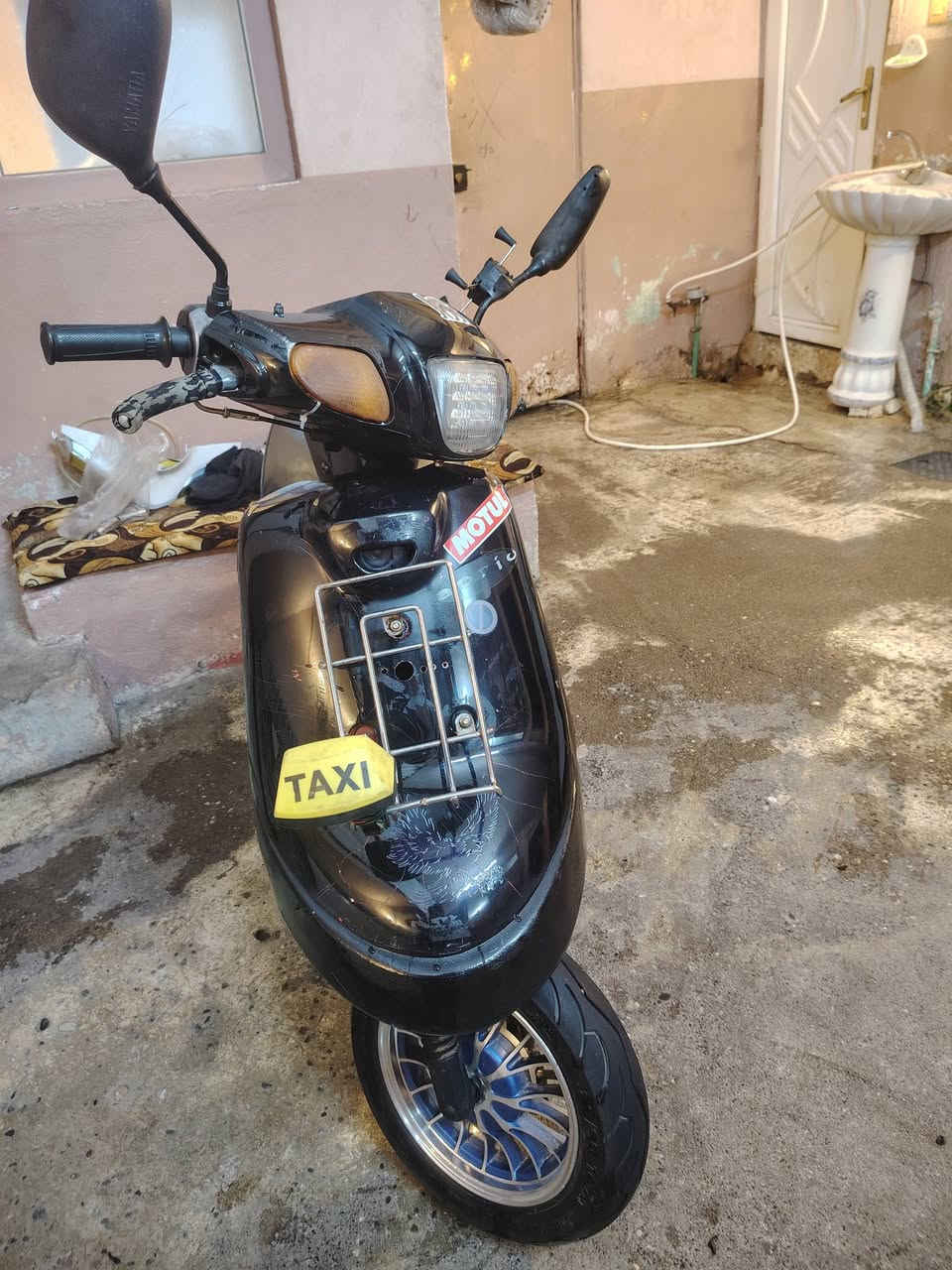 سعر 300 بس يعوزو باتري تواصل ***********
