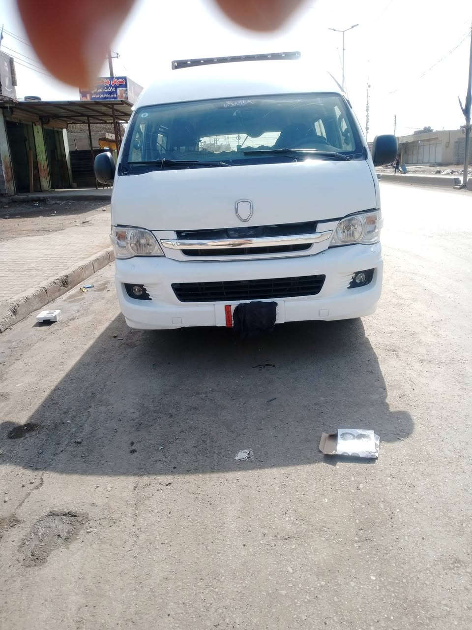 السلام عليكم .جنبي H2   للبيع مديل 2014
مكينه جمره 3Rz ياباني مكفوله. كير أكسل هايسه ياباني  مكفول مصفره تحويل مباشر.
خطها شارع فلسطين   بغداد الجديده ويل هايسه 
منظومه بريك هايسه ياباني 
معمره دواير بيها صيغ وره قبق البانزين 
البنيد بيه دحجه 
غرفتها عوزها فرشه
سدرها جديد 
سيبايه 
تخم تاير نضيف 
سعر 98 وبيها مجال 
العنوان المعامل الباويه 
رقم التليفون ***********
ملاحظة للبيع فقط
