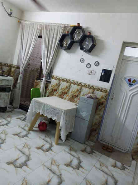 السلام عليكم منزل للبيع في بغداد طابو صرف
🔰مساحة المنزل 85 متر

🔰واجهه المنزل 4 متر 

🔰 النزال 21 متر 

🔰 يحتوي على كراج متوسط المساحة + استقبال 4×5

🔰 درج + منور 

🔰 مطبخ حار + صاله او مطبخ بارد + حمام 

🔰 الطابق الثاني يحتوي على غرفه 4×5 + 

🔰غرفه 4×4 مع حمام 

🔰الطابق الثالث بيتونه + سطح 4×5 

🔰 و سطح ثاني 4×4 

🔰 المنزل مترمم سنه 2018 بناء عگاده جديد كامل 

🔰 سيراميك الطابق الاول كامل والطابق الثاني ازاره

🔰 السطحين شتايكر كامل والبيتونه ايضا شتايكر 

🔰 حمامات 3 سيراميك كامل 

🔰 جام الشبابيك كامل جاهز وأي كسر مابي فقط فتحات 🔰السبالت وكيبلات الانترنيت 

⚠️ سعر المنزل 180 مليون دينار وبي مجال 

⚠️للتواصل *********** 

📍العنوان بالحبيبية شارع لحوم باقر الموسوي
