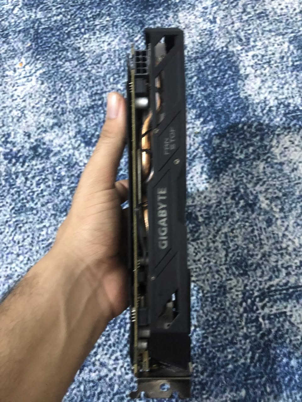 لسلام عليكم، للبيع تجميعة قطع حاسوب (تفسيخ)، القطع كلها نظيفة وشغالة ومواصفاتها كالتالي:
✅ كارت الشاشة: Radeon RX 570.
✅ المعالج: Intel Core i5-6600K (قابل لكسر السرعة).
✅ الرامات: 16GB DDR4.
✅ البور سبلاي: Segotep 750W (قدرة حقيقية وممتازة).
✅ التخزين:
• SSD M.2 Hynix 512GB (سريع جداً).
• HDD 500GB (خزن إضافي).
✅ الكيس: كيس جيمنج تهوية ممتازة مع مشتت هوائي (Cooler Master).
⚠️ ملاحظة بخصوص المذربورد (وعرض خاص):
المذربورد من نوع (MSI Z170A GAMING M9 ACK) فئة عليا، حالياً تطلع كود (00) وما تقلع، البيع على أنها عاطلة.
🎁 الهدية: اللي يشتري المذربورد يجي وياها معالج (Intel Core i3-6100) مجاناً هدية.
📍 المكان: البصرة


**إذا كنت صاحب هذا الإعلان وتريد حذفه لأي سبب، رجاءا أرسل رسالة إلى الدعم الفني**