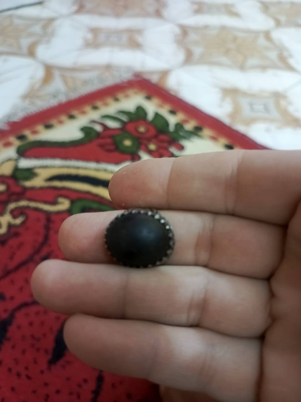 السلام عليكم من نوادر الحجر المكاوي القديم جدا وذو روحانيه عاليه 

للبيع سعر 75 الف  لتواصل ***********
