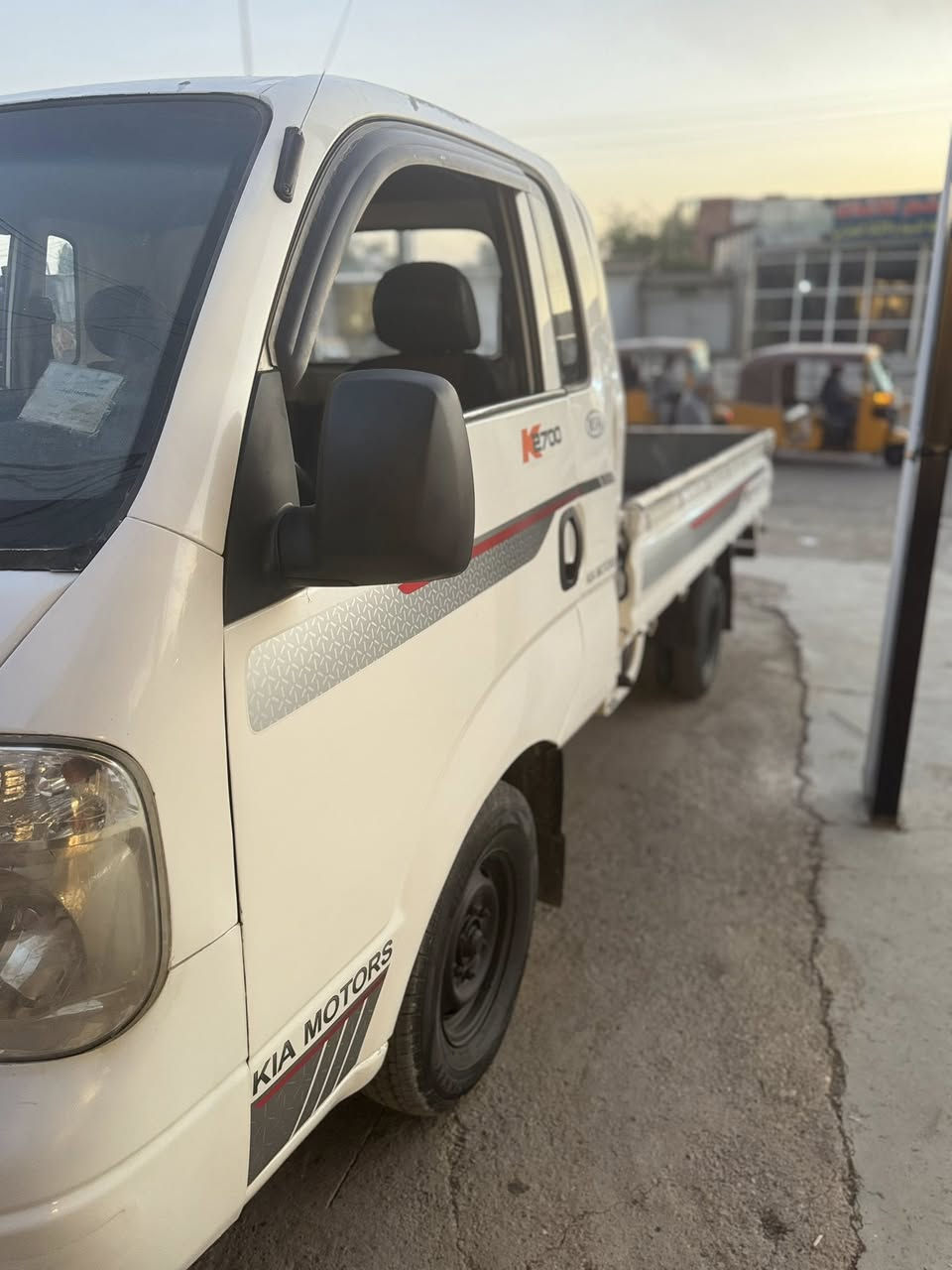 كيا 20010 2700مكينة جديدة تخم تاير مشروع وطني ضربة مابيهه بيهة صبغ دواير وبدي  سعر 85،،،،،***********

