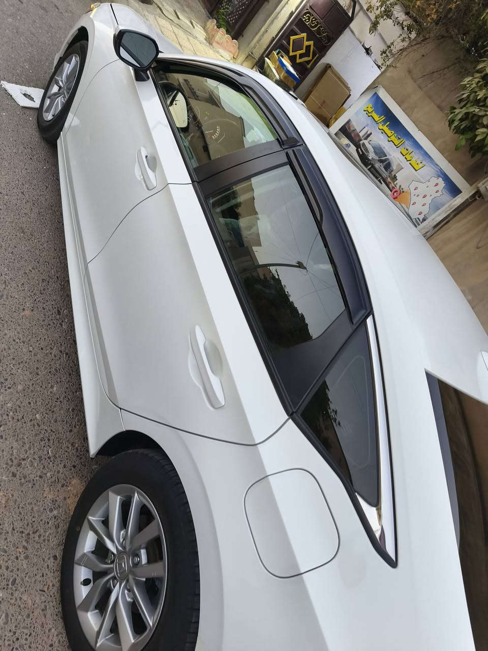 هوندا سيفيك ياباني اصلي
موديل 2024 فول مواصفات 
محرك 2000 بانزين تنفس طبيعي 
تحكم ستيرن 
بصمه 
تشغيل عن بعد 
دخول ذكي 
Auto stop
تحديد مسار 
فتحة سقف 
كشنات الامامي + ستيرن تدفئة 
ماشية 60 الف كيلومتر 
وبقية المواصفات المعروفة 
ضررها فقط طخة خفيفة بالصندوق تحت الرقم فقط معجون والصندوق كلير بشرط 
البراكيت مالت الشاصي رصعه خفيفة الايرباكات وضع الشركة بشرط
غير هذا كلشي شرط سيارة نظيفة بمعنى الكلمة 
مرقمة وكاملة 

مكان السيارة كركوك 
***********
متوفر واتساب
