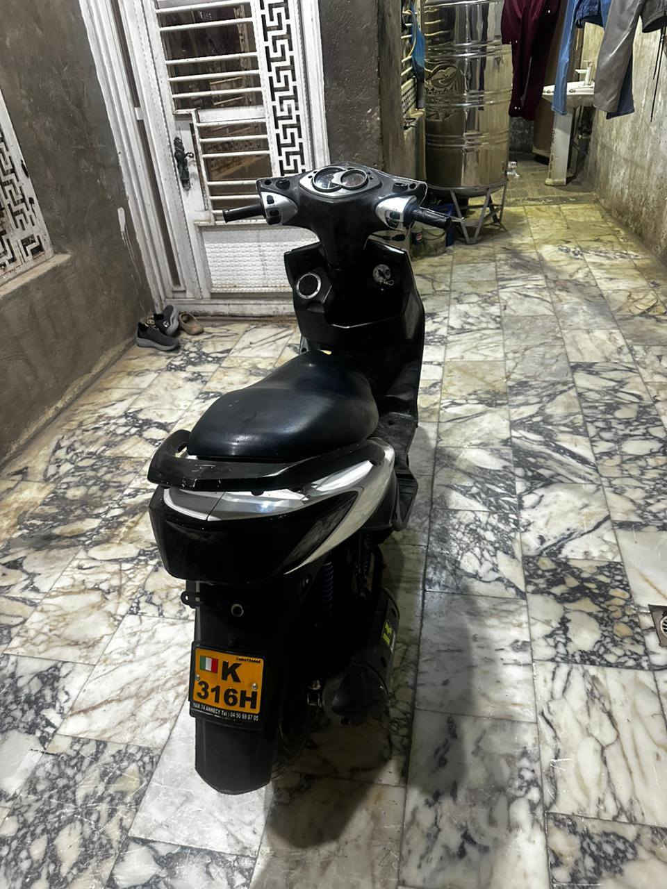 سلام عليكم دراجة للبيع سكنس فحل كابريتر مو نوزل  دراجة بلادية مكفولة كفالة عامة من كفر أو مكينة دراجة نضيفة نكرة سلف اب كل وقت مكان بغداد العبيدي شارع عشرين السعر 550. اوبيهة مجال رقم ***********
