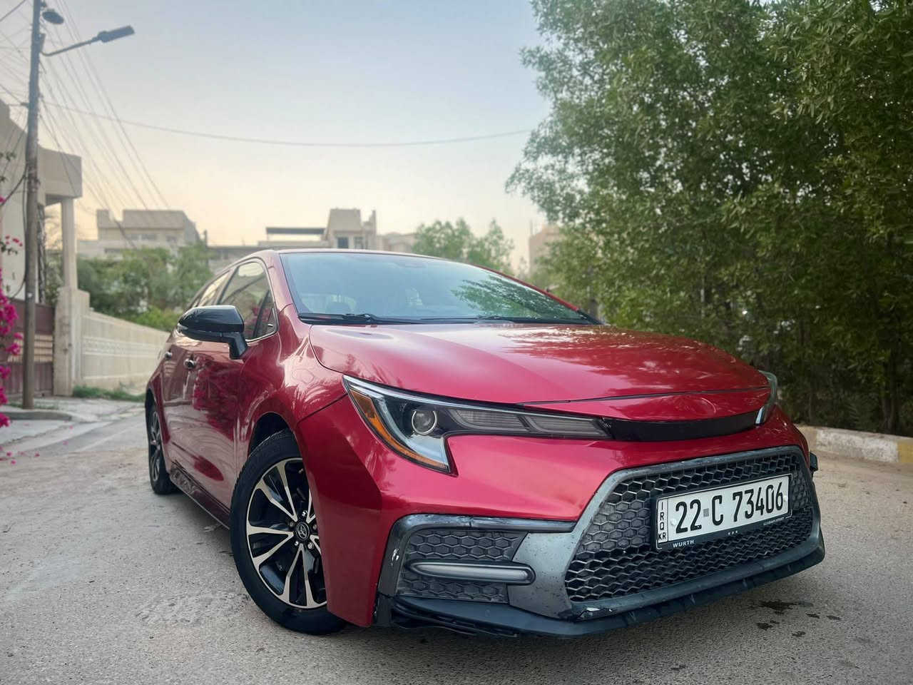 السلام عليكم
كورلا 2020 للبيع 
محرك 2000 
اعلى مواصفات SE 
سلايد روف 
قياده ذاتيه تحكمات استيرن مثبت سرعه 
كامل مواصفات للخير مفوله اعلى مواصفات من الكورلا 
السياره جايه من امريكا استيرادنه بيها شويه من الجاملغ الامامي وشويه من البنيد بس راشيه كلير كل السياره عده البابين مال جهت الساءق و القماره ما بين شي بقيت السياره مجرد اكلير يعني مو حادث طبقه جلاتينيه حمايه بدون حادث 
السياره نظام سبورتSE 
سعر 135 
 رقم ***********
