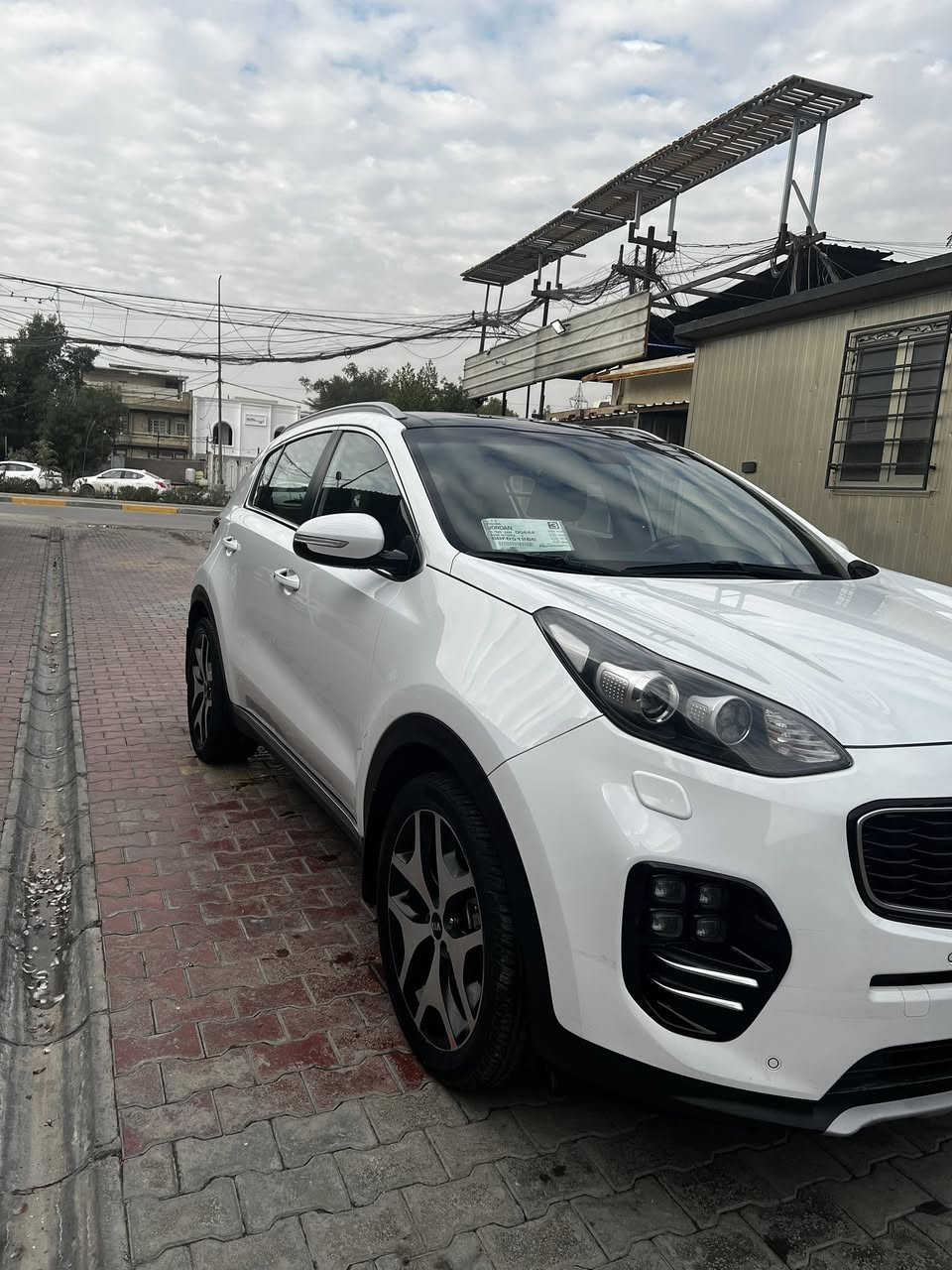 السلام عليكم
سبورتج للبيع موديل 2019 GTline 
اعلا فئة فول مواصفات للاخير 
مكفوله من الضربة وتبديل عده ملاحظه بسيطه وسونار يحكم بيناتنه 
السعر 215 وبيه مجال جدا بسيط 
***********
