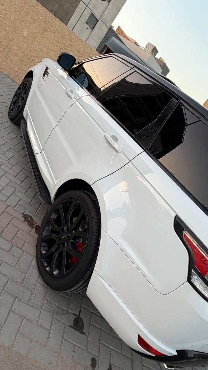 RANGE ROVER
SPORT2016
HSE
رانج روفر _ سبورت
الموديل ـ 2016
لون  ابيض  
داخل مميز احمر بلادي
وارد امريكي حادث بسيط 
جاملغ خلفي صبغ
باب خلفي مبدل لون 
مكينه مبدله جديده كامله 
رقم بغداد مميز
عداد المسافة ـ  105 الف 
عداد الاسطوانات 6 سلندر
السيارة بيها ادامة كاملة من كل النواحي .. 
المواصفات 🇬🇧🇬🇧
♦️داخل احمر
♦️4 كامرات 
♦️الداخل لد - ثلاجة 
♦️بانوراما 
♦️5 بصمات
♦️جنطة كهرباء 
♦️داخل سيارة محدث 
وبعد بيها هواي مواصفات
موفق سونار سيارة 
السعر : 29000 $ 
مكان السيارة بغداد / اليرموك 
رقم التلفون : ***********
