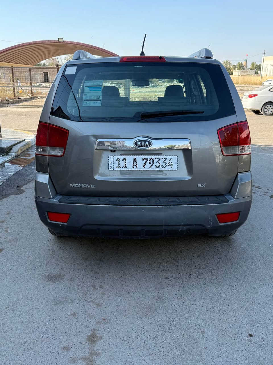 السلام عليكم 
كيا مهافي 2009 خليجي السياره بيه ثلاث قطع صبغ باب وجاملغ السايق وجاملغ خلفي فقط رش بدون حادث فول مواصفات 1/1 محرك 6سلندر فتحه سقف خمس بصمات فور ويل كشنات جلد وكهرباء شاشه جبيره كامره خلفيه بعد بيه هواي مواصفات رقم دولي جديد هزه جديده سنويه جديده تحويل مباشر السياره معروضه ( 118$ ) وبيه مجال بسيط مكاني بغداد الدوره نهايه شارع 60 للاستفسار *********** بغداد, العراق
