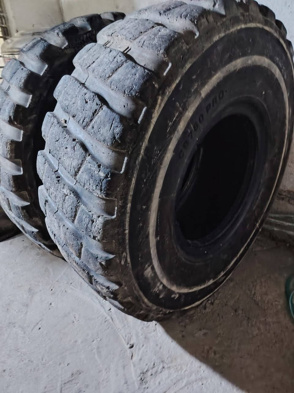 تايرات شفل ابو السم حجم ٢٠-٥-٢٥  صيني ابو الشمس اتصال ***********
