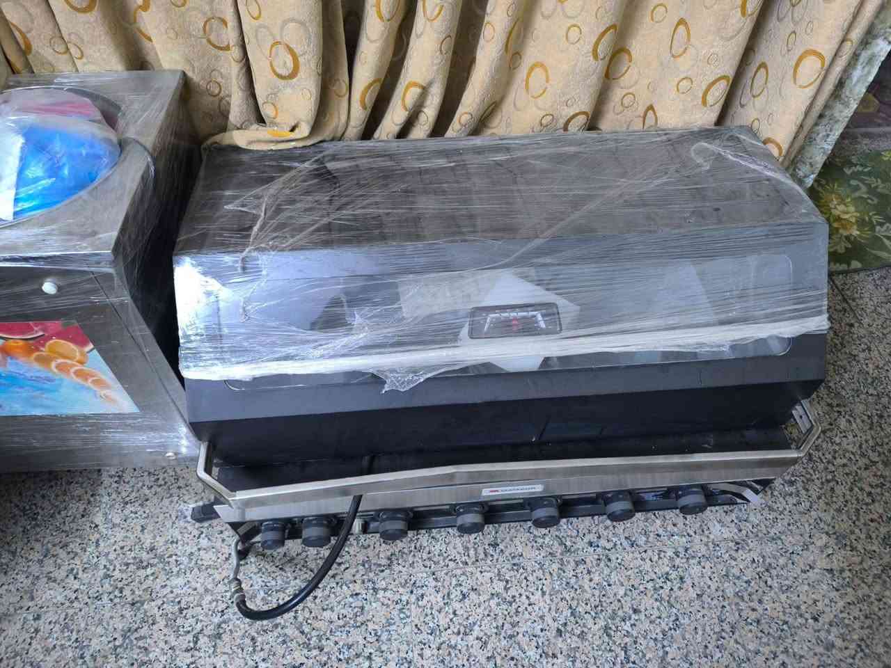 كرول المانيه 6 عيون تشوي بركر دجاج سمك باباكيت غير مستعمله غاز وكهرباء اناره مشتريها بوقتها بمليون حاليا قفل ابيع 500 الف من الاخير واتساب *********** مكاني حله
