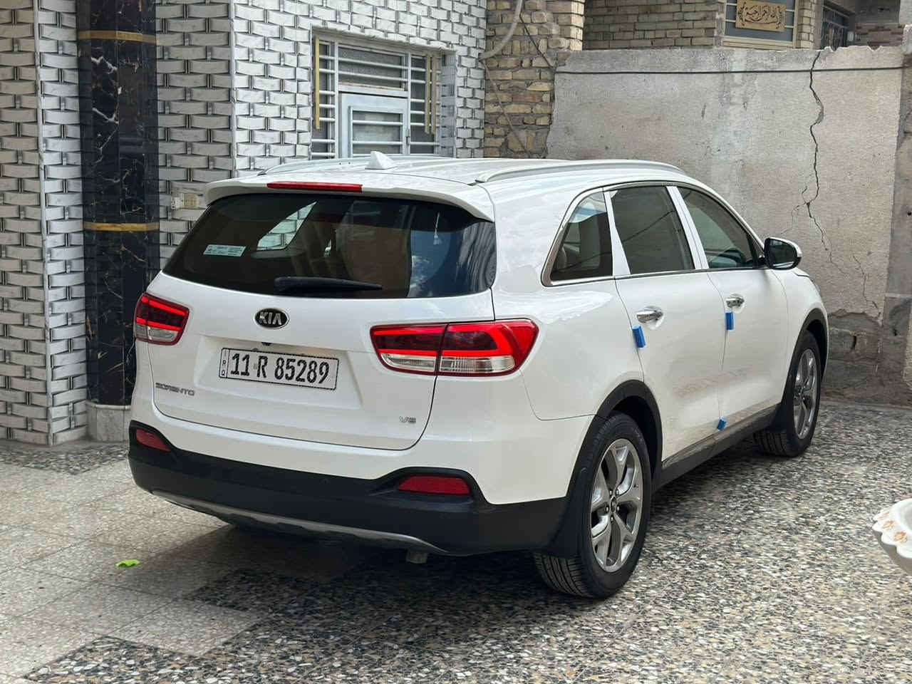 السلام عليكم سورنتو 2018خليجي رقم بغداد دولي مكفوله من الضربه والتبديل بيه صبغ نص باب موضح سونار مكينه 6سلندر مامفتوحه 3قطع تبريد 7راكب كشنات جلد كهرباء بصمه تشغيل بصمه ابواب زراك لايت لد خلفي امامي مري شفط تحكمات شاشه كامره
ماشيه 60الف KMفقط مكان السياره كربلاء جاهزة 
السعر 220 مجال جدا بسيط ***********
