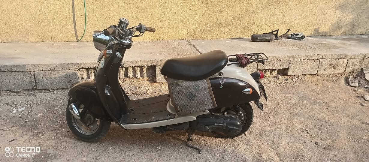 دراجه كلاسيك ابلاديه مامفتوحه ستان كهربائي مامفتوحه وصل معرض موجود صارله 11شهر نازله  حاويه تمشي 60 الدراجه خرسه ***********السعر 550
