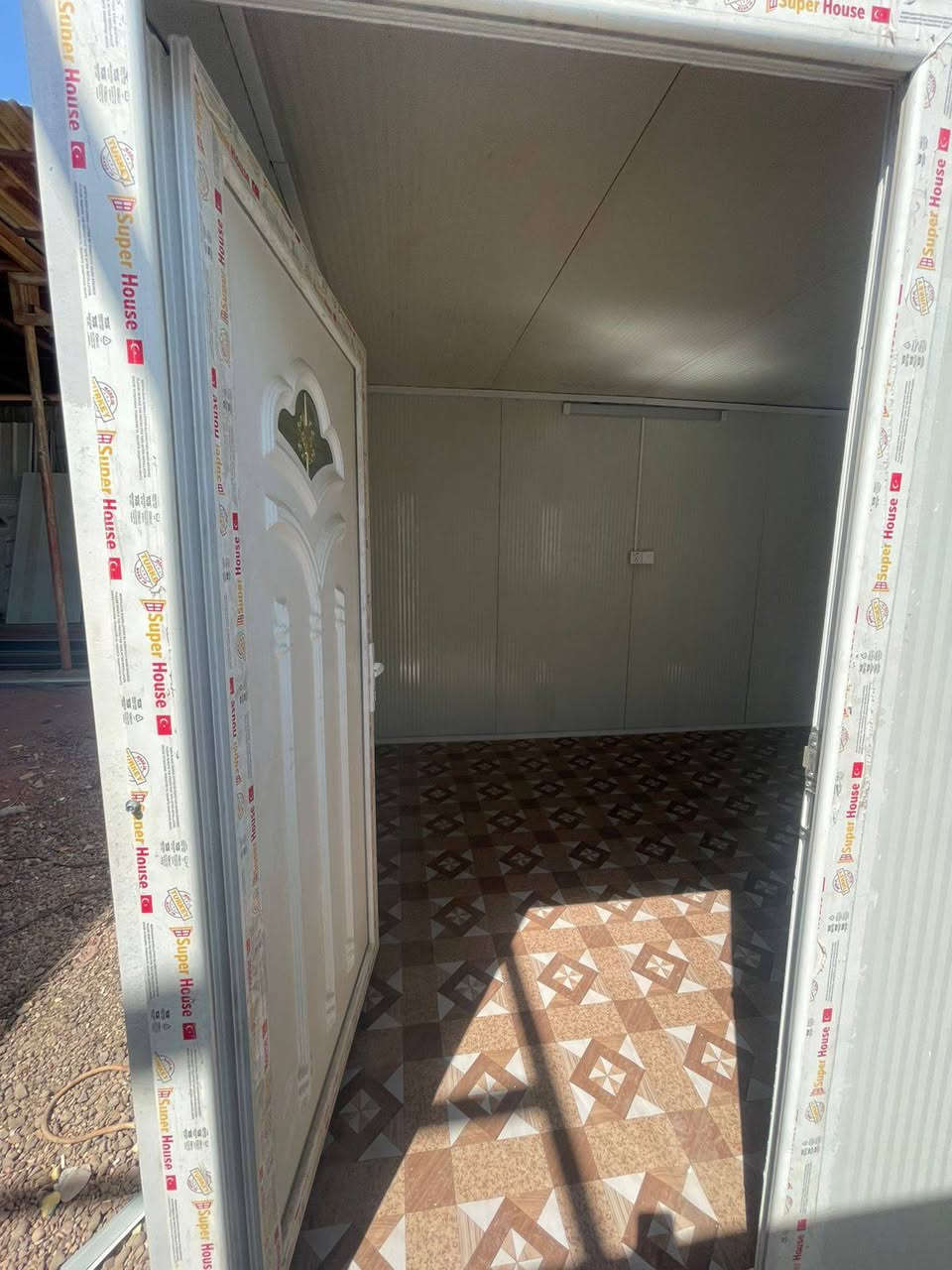 کرفان جاهز السعر مليون 300استفسار واتساپ ***********يتوفر توصيل
