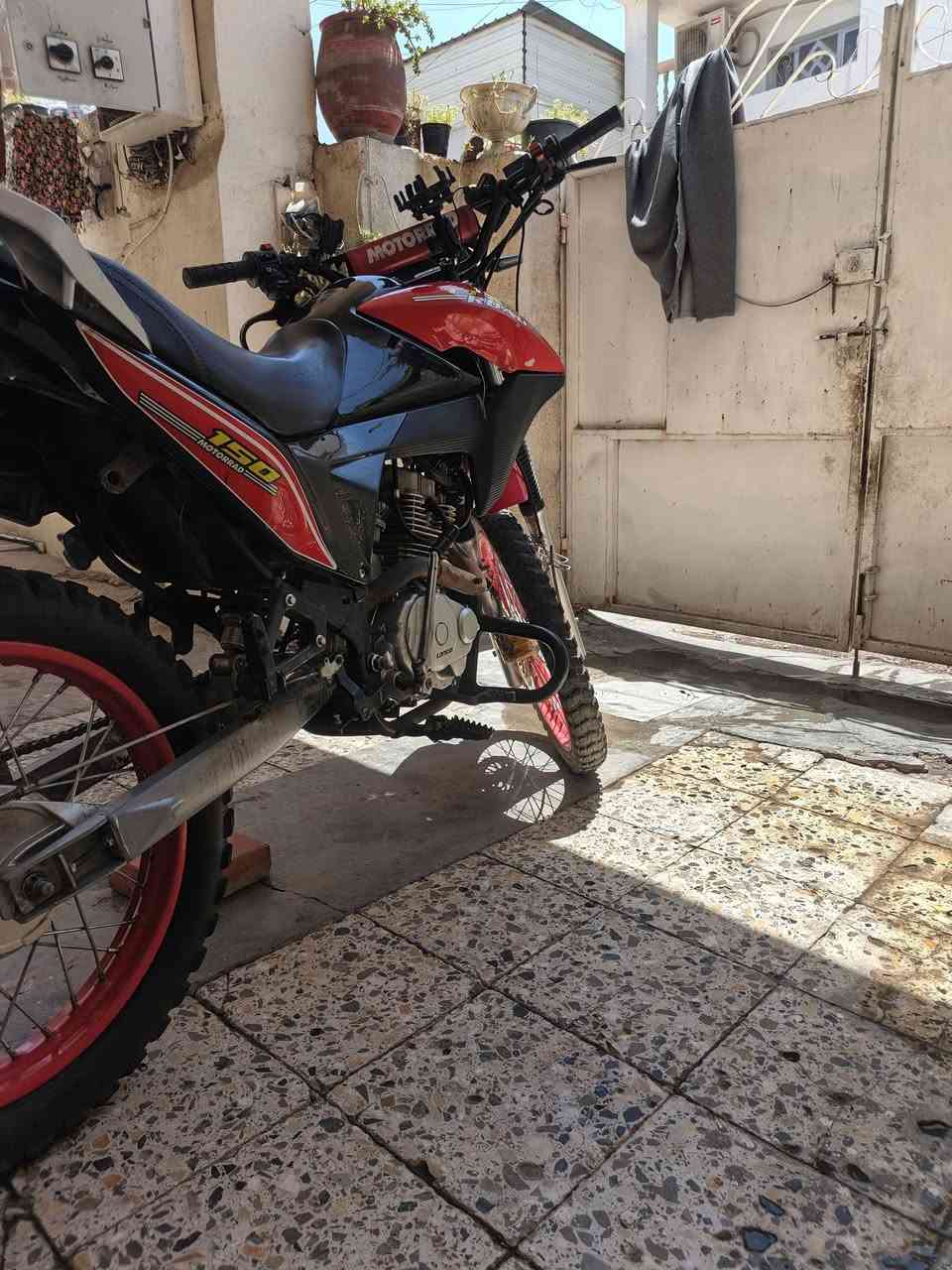 السعر 1250 
ماكو هيج سعر الدراجه مرقمه مستعجل
لونسن قفاز 2023 150 cc   مرقمه اربيل بسمي
طالعه 2025 
دراجه ينرادله ملاحظات ترجع بلادي 
***********
