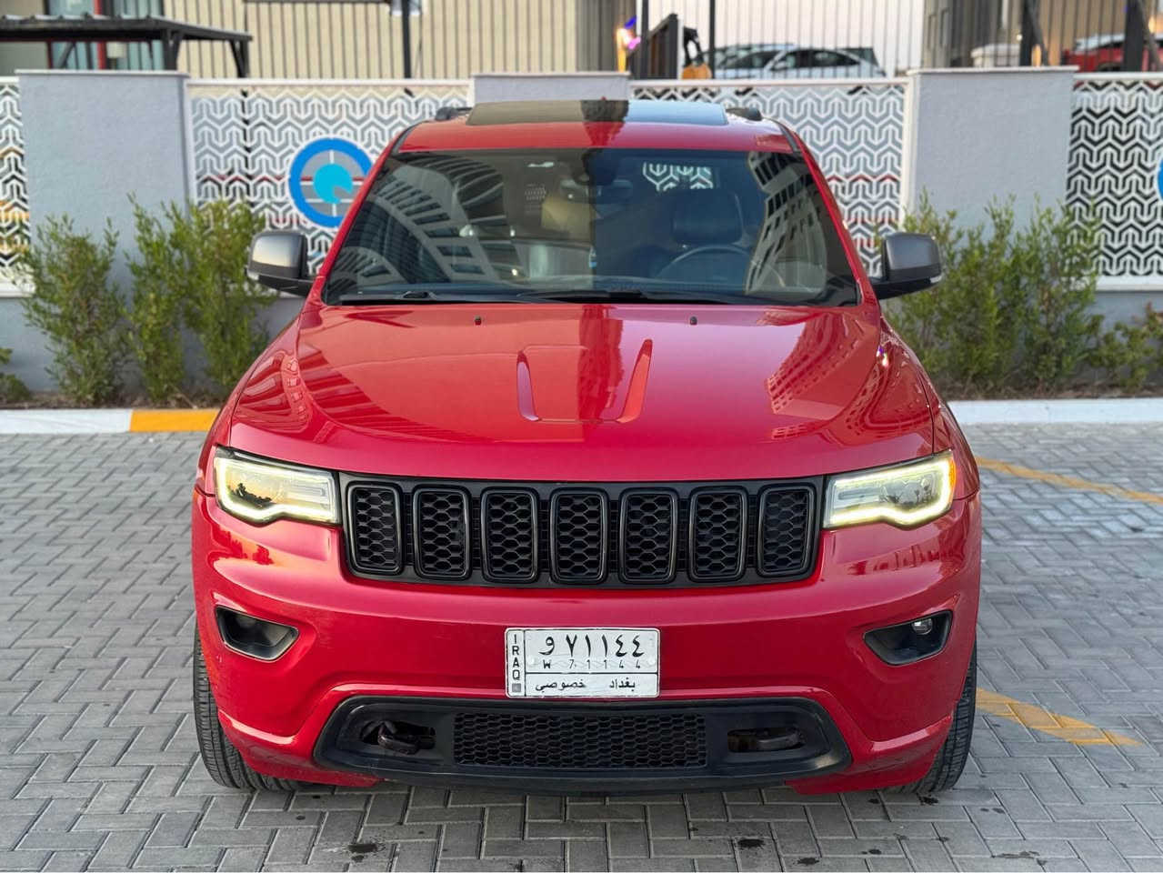 جيب كراند شيروكي - ترايل هوك -موديل 2017
6 سلندر 3600 
رقم بغداد  باسمي هزه وسنويه جديد 
مكان سياره بغداد حي الجهاد
فوول للأخير اعلى مواصفات 

سعر ٢٠٥ ورقة 

‏4x4 فور ويل 

1- جگات
2- فتحة
3- رادار امامي + جانبي + خلفي
4- اوتو بارك ( نظام اصطفاف ذاتي ) 
5- اوتو بريك ( مانع تصادم امامي + خلفي )   
6- قياده ذاتيه 
7- تحديد مسار 
8- نقطه عمياء
9- دخول ذكي
10- هيترات بالمري والجامه الخلفيه
11- مرايا متحسسه للضوء الجانبية والخلفية 
12- حساسات امامي + خلفي 
13- ماوس اربع وضعيات
14- نظام ( start/stop - ايكو - سبورت ) 
15- كشنات جلد 
16- كشنات كهرباء 
17- كشنات تدفئه + تبريد 
18- كشنات خزن 3 وضعيات
19- كشنات ترحيب 
20- ستيرن تدفئه
22- تحكم ستيرن جهتين  
23- شفتات ستيرن 
24- جنطه كهرباء
25- تشغيل عن بعد 
26- سستم صوت alpain
وبعد بيها هواي شغلات كلشي ببالك موجود 

مبدل عدسات زنون عالي ناصي اصلي

حادثها جاملغ  وبنيد وبيها باب صبغ وره السايق    

***********

بغداد حي الجهاد
