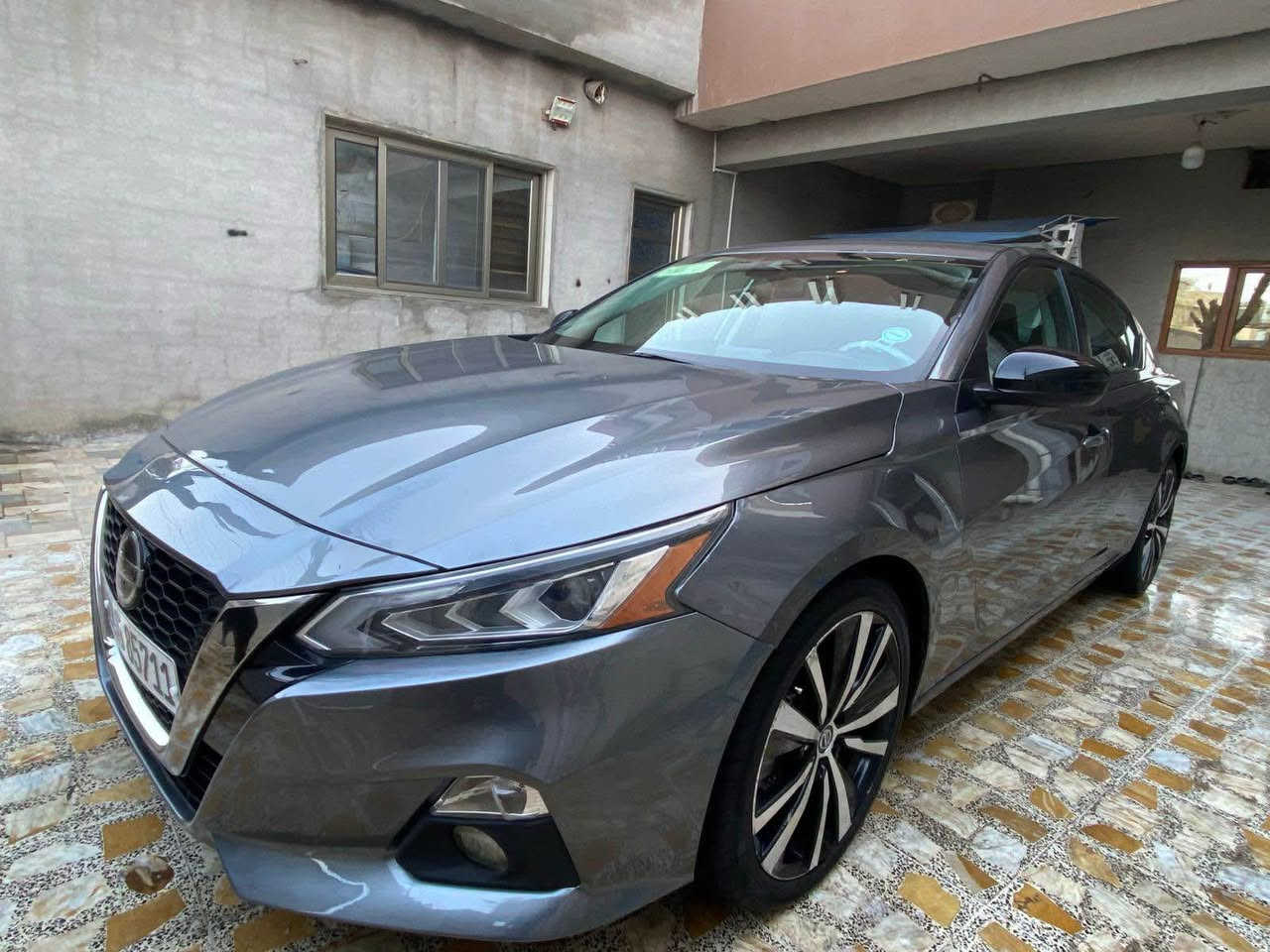 سلام عليكم 

نيسان التيما 2021 

مواصفات / SR 

السعر / 150 وبي مجال 

الضرر / الباب الخلفي مبدل بلادي وشبر تعديل بارد بل جامرلغ الامامي وبل جامرلغ الخلفي 

سيارة بدون حالوب شرط 

كير ومكينه شرط مامفتوح 

عداد السير / 78 الف 

رقم وسنويه كامل جديد 

رقم صاحب السيارة / *********** كركوك, العراق
