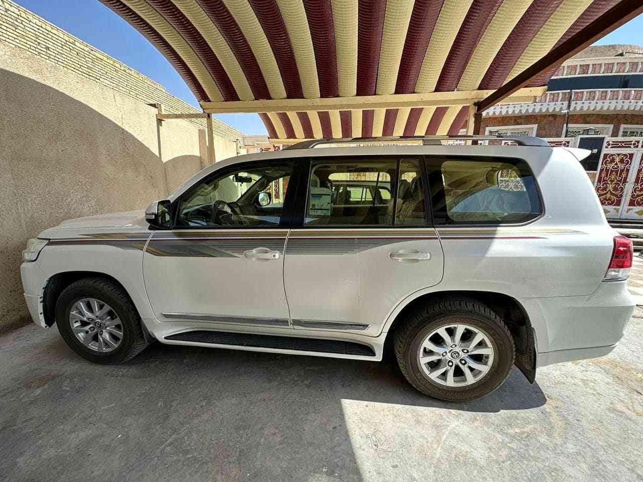 السلام عليكم 
للبيع فقط 
لاند كروز بريم باب اول فول مواصفات 
2016
ماشيه 170 
مكفوله كفالة عامة 
رقم بغداد تحويل ثاني يوم 
معروفه مواصفات البريم
العنوان ميسان
***********
