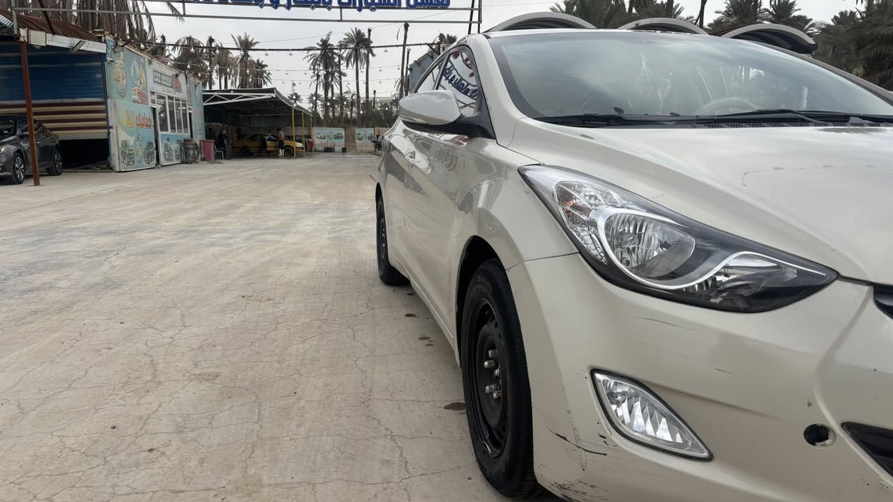 النترا 2013خليجي  
محرك 1800
 مكفوله من التبديل 
فقط بارد جاملغ امامي و رشات صبغ قليله. ***********
