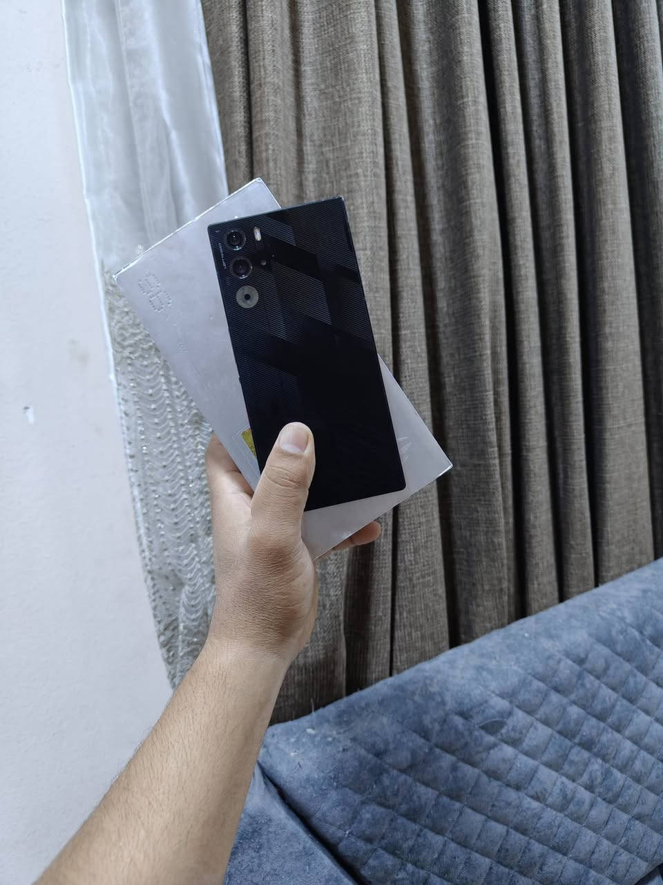 السلام عليكم
السلام عليكم للبيع أو مراوس ريد ماجك 9Sبرو ذاكره 512 نضافه 90 كامل ملحقات الاصليه رقمي ***********
