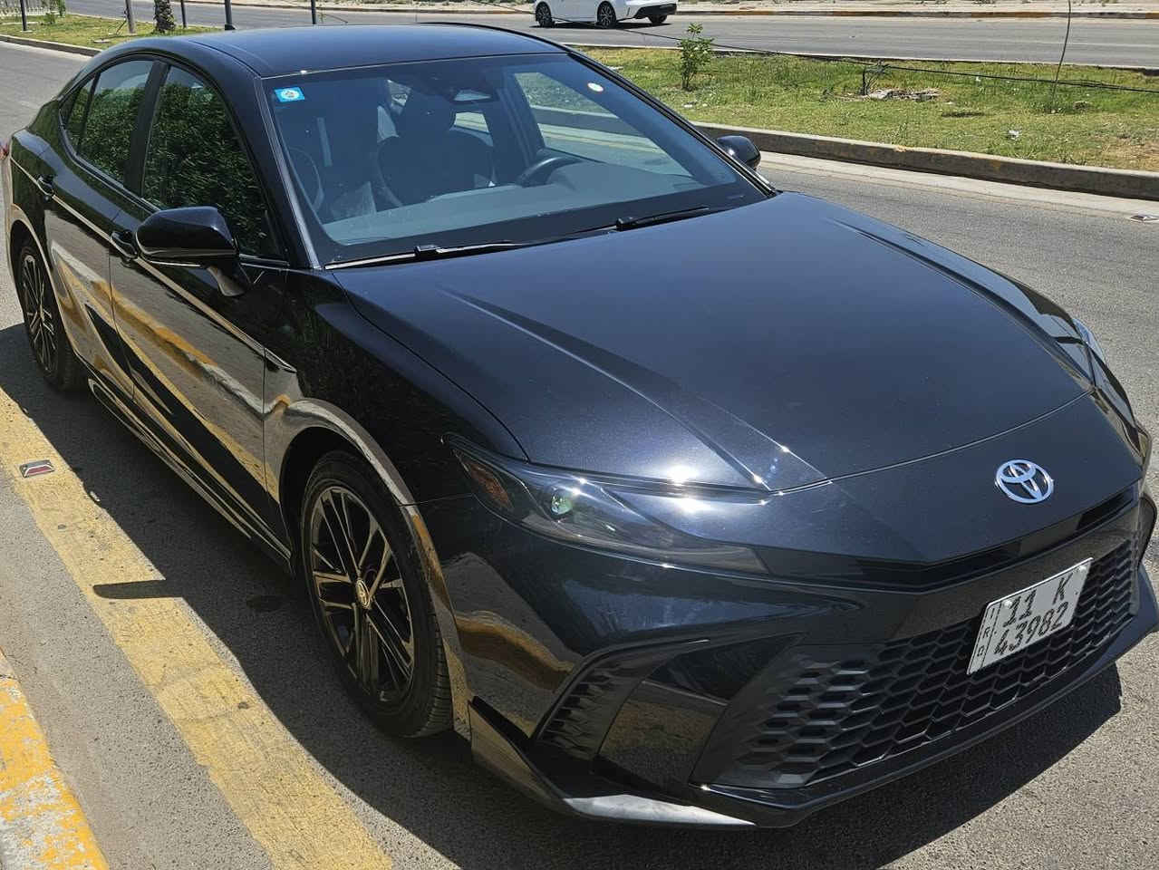 السلام عليكم 
كامري امريكي لون اسود هايبرد 2500 SE
كير وجام اوتو جلد بصمه رادارات ماشيه 9000 ميل  ويل ١٨ سبورت اوتو هولد هندر بصمه شاحن واير ليس ليدات مرقم بغداد 
حادثه جاملغ يسرا خلفي وصندوك شويه تعديل بي والباقي مكفول .
21800 $
*********** بغداد, العراق
