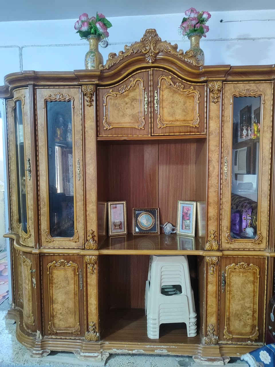 معرض مرتب وحلو ونضيف☺️ومنضر جميل 😌وينطي للاستقبال منضر رائع🌷للبيع السعر80 وبي مجال بسيط
(المحاويل حي ابو سديرة) 
***********
