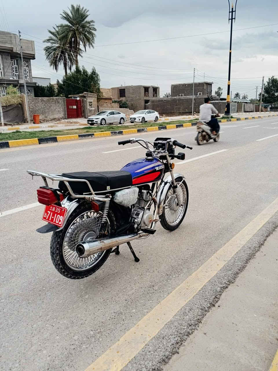 سلام عليكم تايكر2021ختم سونك الاصلي باب أول نضافه شوفت عينك وحله من الصوره كفوله كفاله عامه نضافه شوفت عينك وحله من الصوره كهربايات كلها شغاله مكينه ناعمه لاتبخيرولاصوت برغي مامفتوح بيها دراجه مال جناي السعر425وبيها مجال حك الجيه ***********مكاني طوريج ***********قرب سيطره ام الهوه اوراق كامله جددكلش
