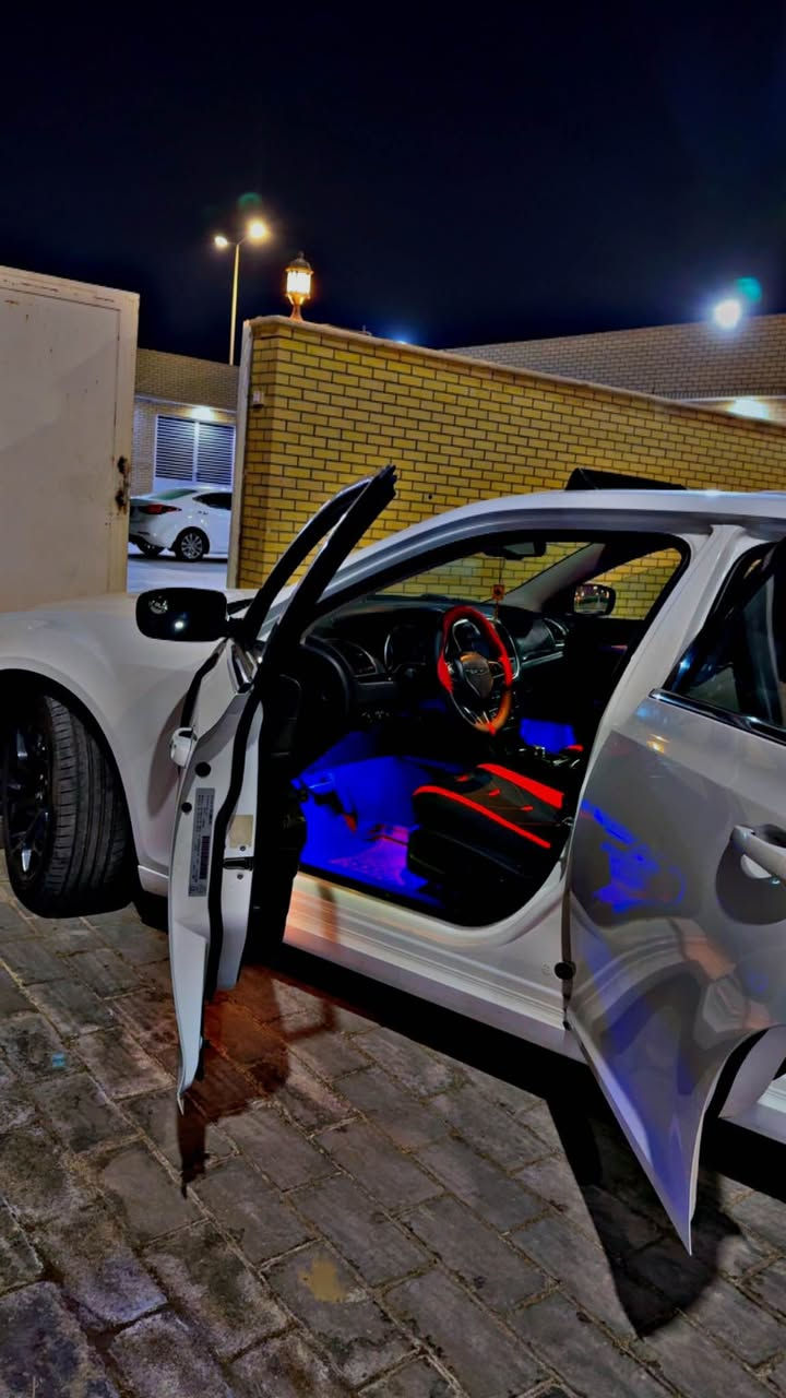 سلام عليكم من رخصت الادمن المحترم كرايسلر اوبامه  لمتد  موديل 2017 اربيل تحويل ثاني يوم 

وارد امريكي بيهه بارد قليل بالمدكر الامامي والباقي كفاله 

مكينه كير كفاله

المسافةالمقطوعه55  m

حجم المحرك 3600

مواصفات لمتد :

* كامره خلفيه

* مصابيح امامية زنون مع بلوجكتر LED .

* ويل قياس 20 انج .

* استيرن كهربائي

* شاشه كبيرة مع نظام ملاحة نفكيشن GPS .

* مقاعد أمامية كهربائية عدد 2 . .

* مقاعد أمامية تبريد وتدفئة .

* مقاعد خلفية تدفئة .

* تشغيل عن بعد . .

* تدفئة ستيرن .

* محدد سرعة . .

* كاميرا خلفية دوارة.

* دخول ذكي (بصمة) .

مكان السيارة البصره  دور الشرطه 

للاستفسار عن السعر واي تفاصيل اخرئ الاتصال متوفر
 ***********  لحد يراسلني بالفيس رجاء البصرة, العراق
