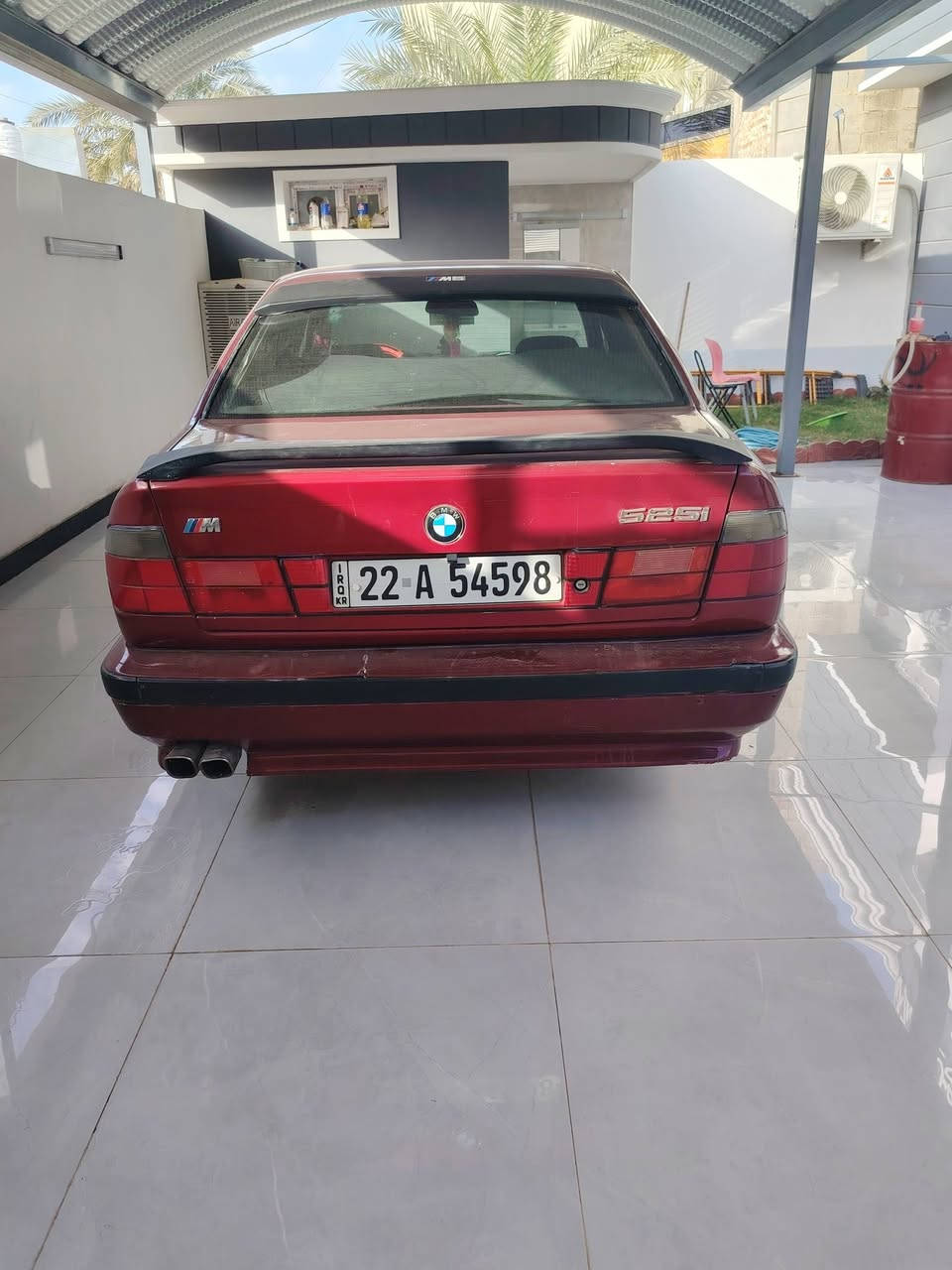 بي ام   525.
موديل  1992 
رقم اربيل انكليزي  شرط التحويل والوكاله  
مكينه مسكر  مكفوله  
كير اوتوماتيك مكفول 
تخم تاير جديد  
ويل كب مع لسبير 
صدر امامي وخلفي جديد 
منضومة زنون  كامله  
سلايت شغال
غرفتها حلوه 
تبريد ثلج 
 
بيها منضومة غاز    وحاليا شغاله.  

كهربائيات كلها شغاله 

مصبوغه       بدون ضرر. 

السعر 55.وبيها مجال   

العنوان سامراء  

***********
