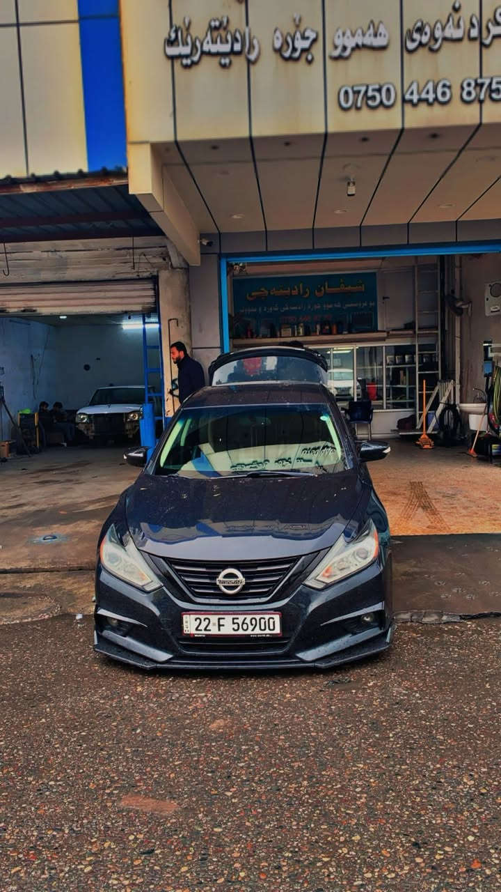نیسان ئاڵتیما مۆدێل ٢٠١٨ مواسەفات ئێس ئێڵ فوول بێ سلاید ڕۆنی گێڕی تازە گۆڕاوە  تەقەو ڕەقەی بەشەرت ٦٣ مایل ڕۆیشتوە کامل کەمالیاتی بۆ کراوە شاشە ئایپادی لەگززی لەسەرە وە لیدی بەرە دەرکەو  فوو سپێڕت کراوە لە هیچی نەقس نیە  نەرخی ١٢٠ مەعامەلە  چاملغی پێشەوە لای سەکن تەنها ساردە قۆپە سندووق
چاملغی پشتەوە لای سایەق نو سبووغ 
لەگەڵ چاملغی پێشوە لای سەکن 
جەمپەکی پشتی هەیە


**إذا كنت صاحب هذا الإعلان وتريد حذفه لأي سبب، رجاءا أرسل رسالة إلى الدعم الفني**