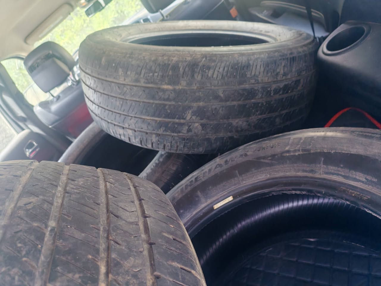 السلام عليكم تاير حجم 18تاير امريكي مال دورنكو العنوان بغداد 255/60R18  108V/  M+S رقم التليفون ***********
