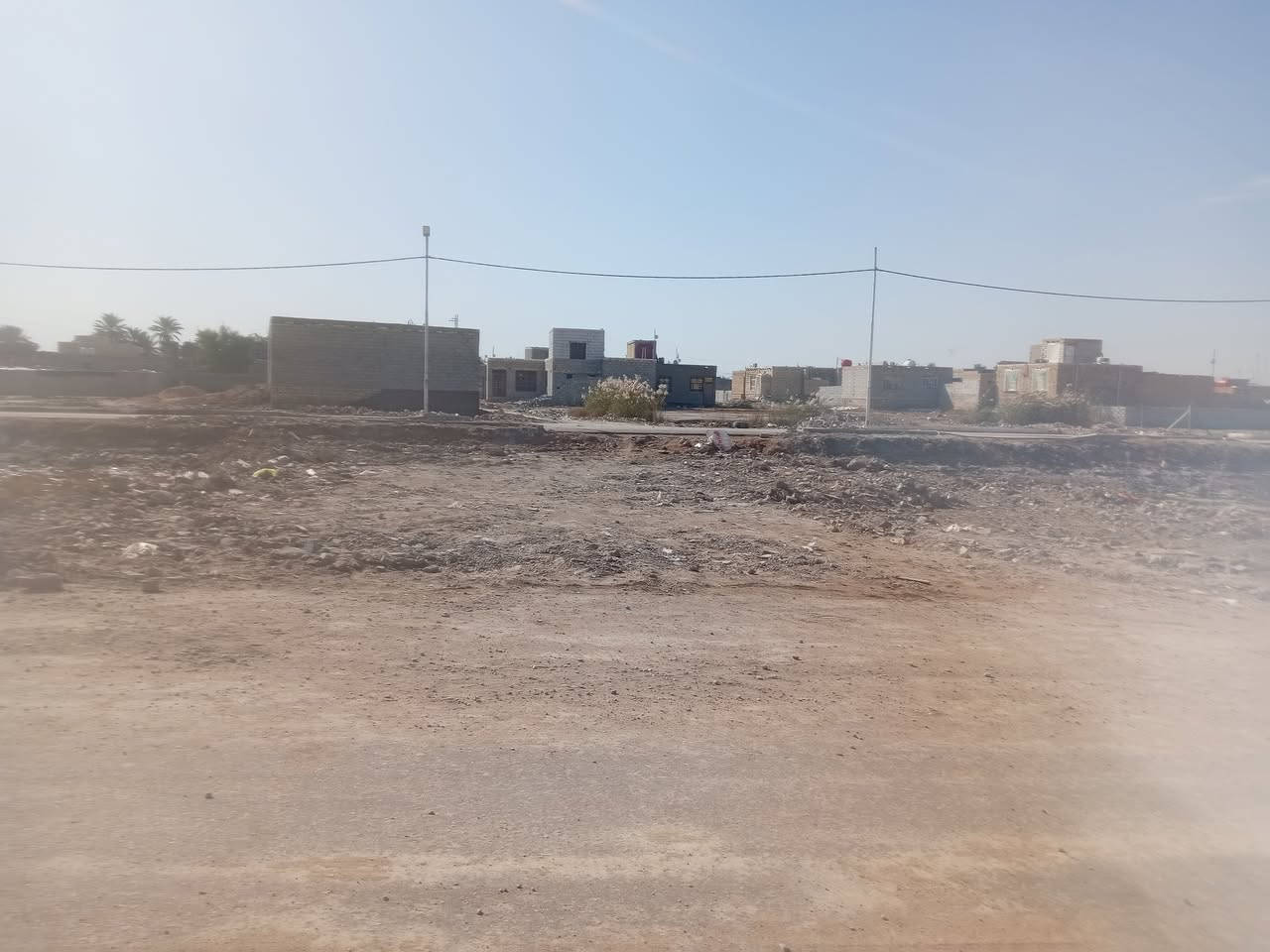 السلام عليكم اخوان عرصة للبيع ٢٠٠ متر سند ٢٥ مداور ثاني يوم كافة الخدمات ماء مجاري كهربائ ارصفة تبليط عنوان الزيتون عرصات حجي عزير تواصل خاص او *********** بي واتساب
