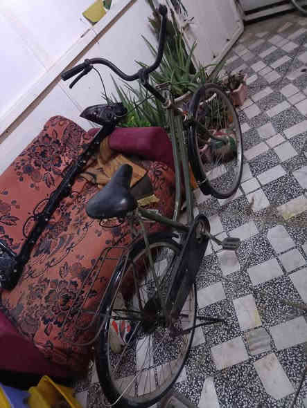 السلام عليكم بايسكل ياباني للبيع السعر ٤٥ 
تفاصيل بل واتساب او خاص 
رقم الهاتف ***********
