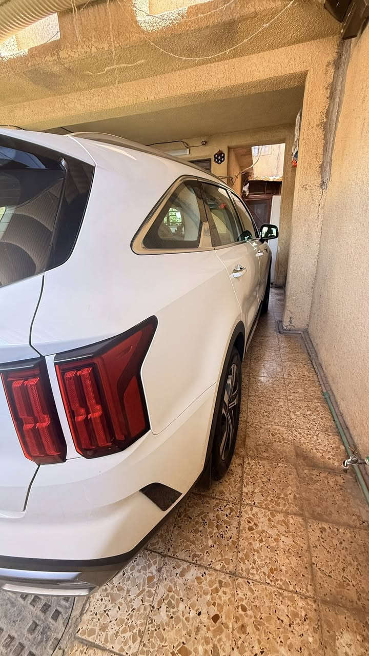 السلام عليكم 

سورنتو

السعر 260 $وقابل التفاوض

رقمبغداد باسمي بيها كم ضرر موضح بالصور 

المواصفات 
كشن كهرباء 
صندوق كهرباء بصمه تشغيل عن بعد 
بصمه تشغيل
تشغيل عن بعد 
حساس امامي خلفي
شاحن واير ليس 
محرك 6 سلندر 
كير ماوس
مري شفط وترحيب 
7 راكب 
3 قطع تبريد 
فول تحكم استيرن 
لايت عدسات زنون

بكلايت لد  
بردات خلفية 
نظام ABS 
شاشة كبيرة 
نظام قفل الامان الاطفال 
والعديد من الموصفات المعروفة 

مكان السياره بغداد  

***********
