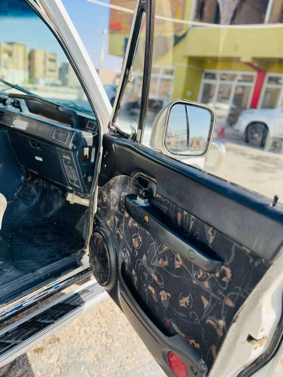 السلام عليكم للبيع باجيرو مديل 91 رقمها نجف سعرها 55 وبيه مجال شراي يتصل *********** عنواني محافظة واسط رجان الموشراي لايتعبني سياره خير من الله كير ومكينه كهربايات كلها شغاله تخم تاير تحويل مباشر
