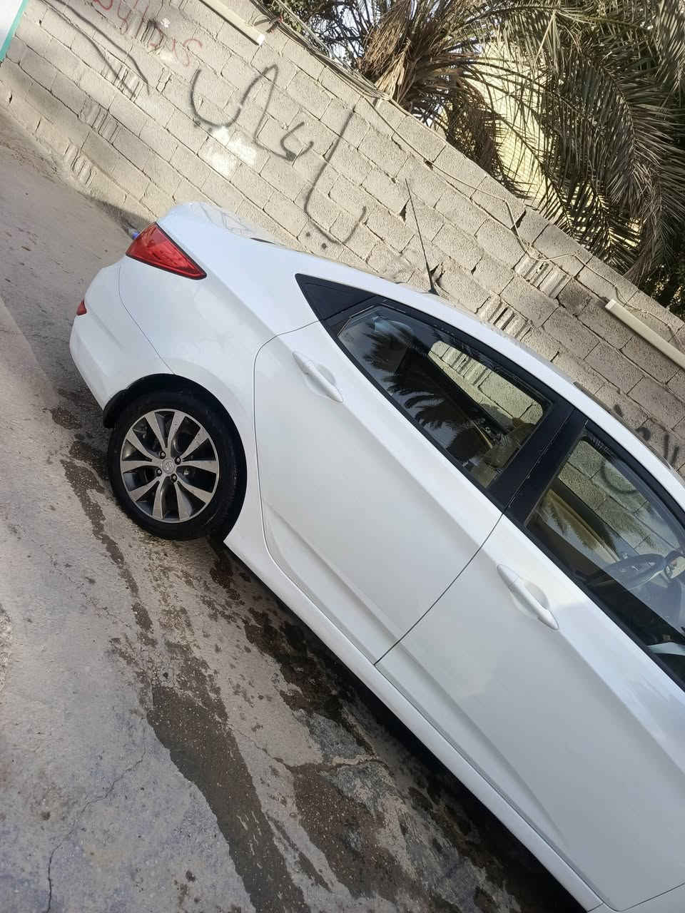 سلام عليكم اكسنت موديل 2015 سياره نضيفه كلش ماشيه 93 محرك خير من الله  بيه بارد قليل  رقم كربلاء السعر 112 بيه مجال قليل  مكاني كربلاء  رقم الهاتف ***********
