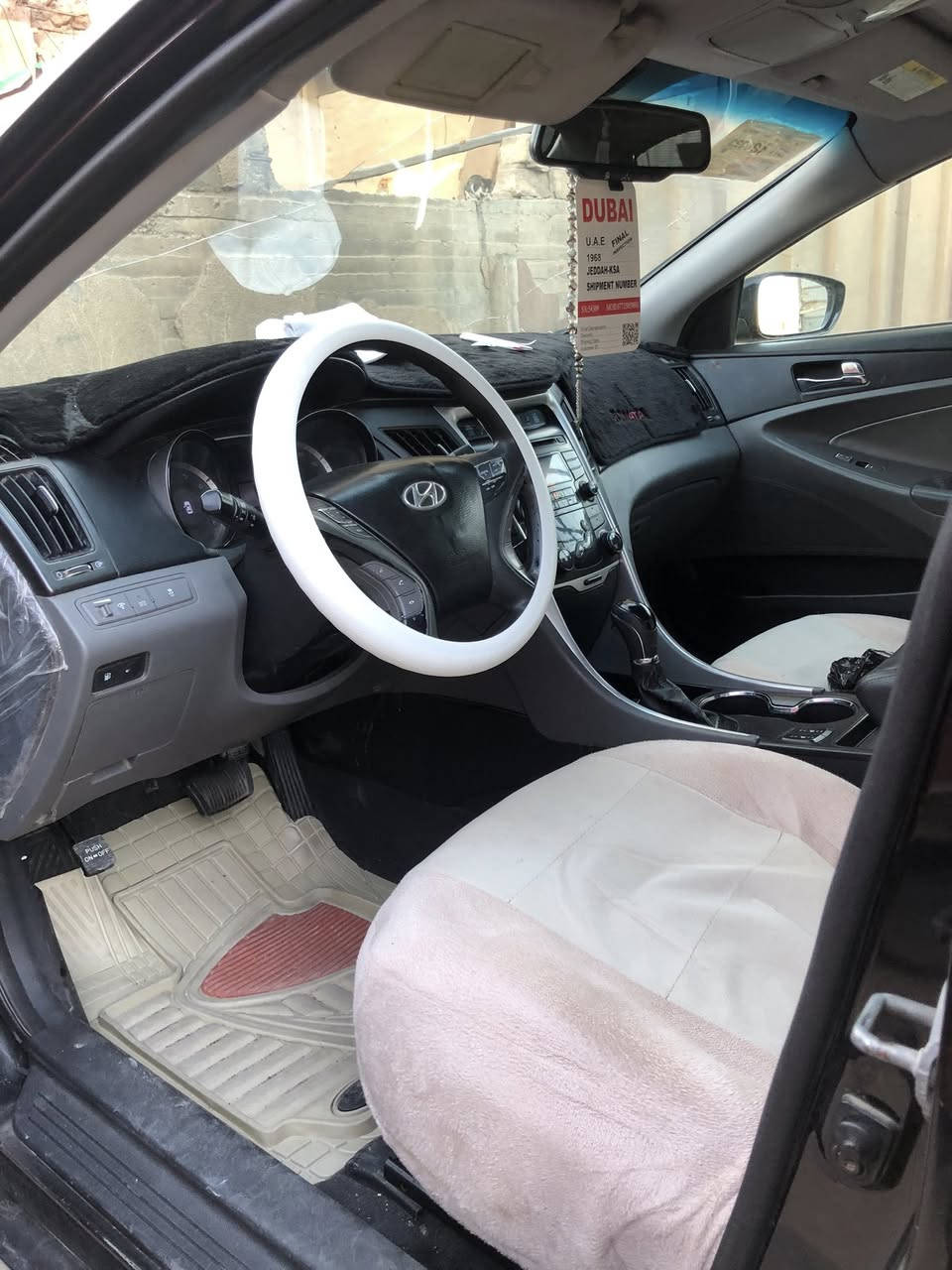 السلام عليكم 
سوناتا ٢٠١٣ وارد امريكي 
رقما ذي قار باسمي ابيع تحويل
مكينه ٢٤٠٠ GDI
تبريد تدفئه حداده وتايرات وكير كله تمام ما عدا المكينه توها شادها جديده قبل شهرين وحاليا تنقص ماعرف شنو السبب بس ابيع مكينه ما مكفوله وصلها بيها قبل شهرين شادها 
حادثها دعاميه وايرباك طاك
تحكم ستيرن صفحتين
مانع انزلاق ABS
كشن كهربائي 
تدفئة كشنات
السياره جاهزه وما متعوبه من دوام للبيت علما دوامي جان بسفوان وانا بالمركز السعر ١٠٦ وبيها مجال حك الجيه عنواني البصرة القبله 
هاتف ***********
