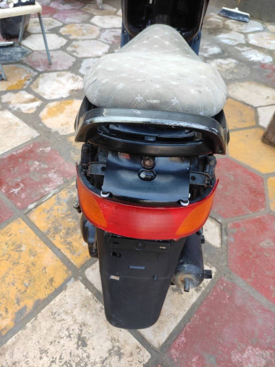 فراشه للبيع السعر 200قفل رقمي0788 956 9381
