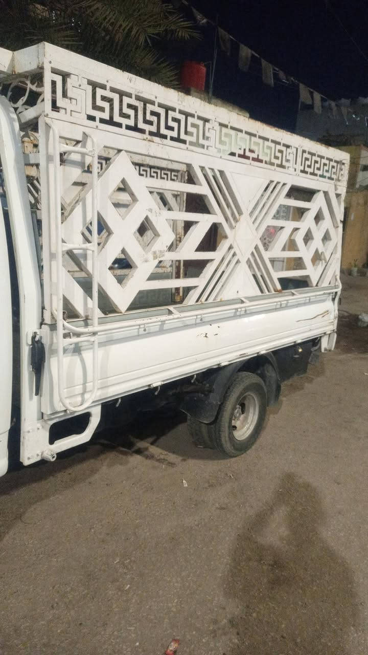 السلام عليكم هونداي   2003 رقم انكليزي مداور ثاني يوم محرك ٣٠٠٠ بنكو تبريد ثلج سياره خير من الله السعر ٨٠ مكان السيارة كربلاء رقم ***********
