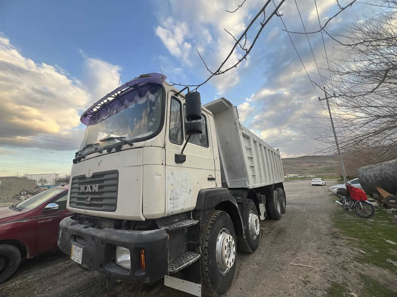 سلاوی. خوای. گەورەتان. لێبێت. مان. بۆفرۆشتن. مۆدیلی 2000  بێڕەقەمە سەیارەکە. مەجموعەی جیئێف گێڕومەکینەو ئەکسلی بەشەرت. قەمەرەی بۆیاخی نییە. .سعری 230ماعمەلە/***********
