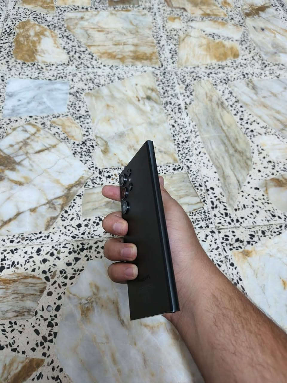 سامسونك S23  الــترا غراضه كامله ومطابقه 
شــرق اوسط عربي ***********
وكــاله ضمان الرسمي من سامسونك عين الفهد
خطين ذاكـــراة 256 ـــ 12 مكفول شرط الفحص 
السعر 730 الف 
مكاني كربلاء #شرط وتر بروف كربلاء, العراق
