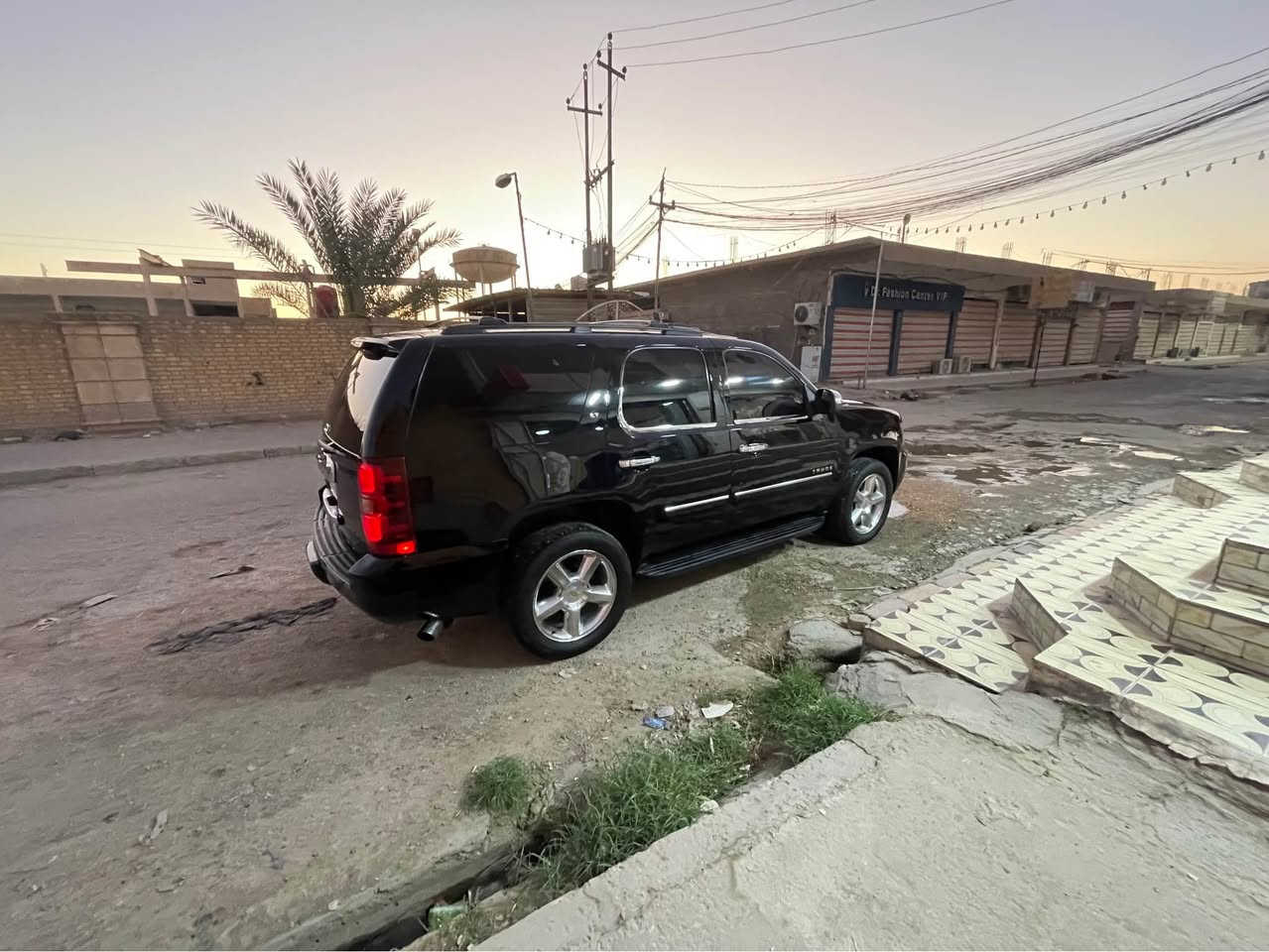 السلام عليكم 
تاهو 2014 اصل مواصفات lt فول 
تبديل بنيد وجاملغ حادثها جدا خفيف بدون دواخل 
حداديه كلها جديده امامي وخلفي محرك كير مكفول سنويه ب اسمي تخم تاير جديد شديته السياره كلش نضيفه ماشيه 110
ترهم بيع او مراوس اقل اكثر ماكو مشكله السعر 245
مكاني شطره *********** الشطره, ذي قار
