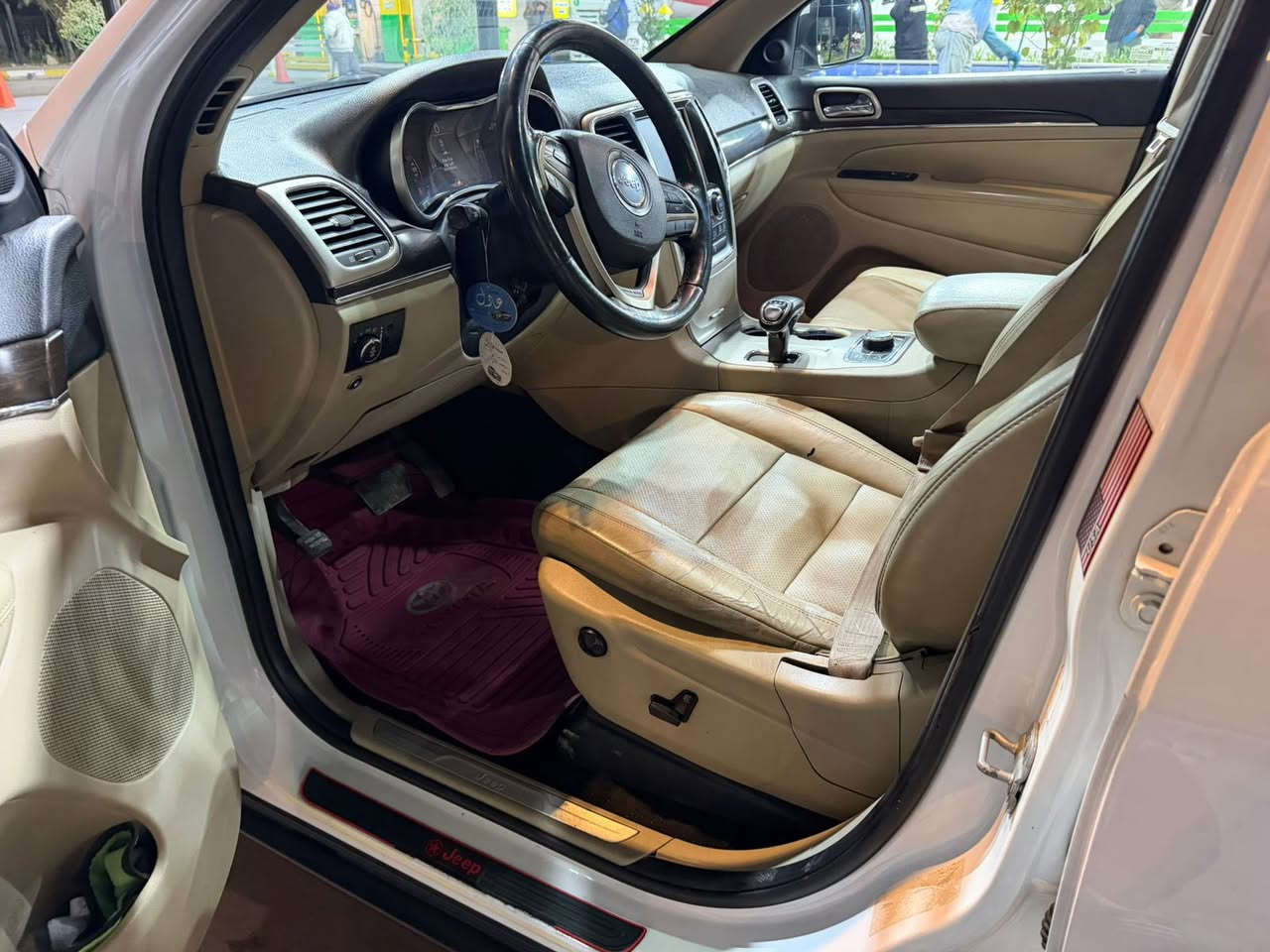 سلام عليكم 
سياره جيب 2014 خليجي 
ماشيه 110 فول مواصفات 
مكفوله كفاله بني رامه بصمه 
تشغيل عن بعد كشنات كهرباء
كشنات جلد باب خلفي كهرباء 
شاشه كأمره تحكم ستيرن 
كير ومحرك كفاله صدر أمامي و خلفي جديد تخم تاير جديد 
6 سلندر 2 قطع تبريد 
مكان السيارة بغداد البلديات 
رقم سيارة بغداد 
رقم ***********
السعر 228 وبيه مجال
