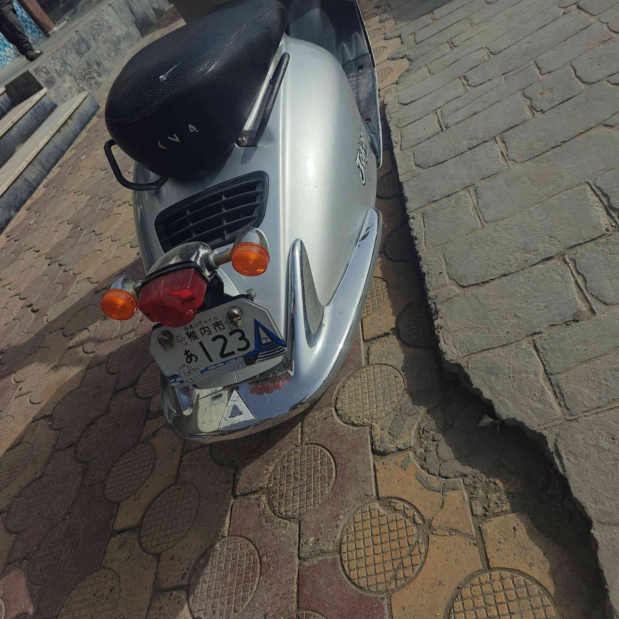 سلام عليكم
دراجه عبد حليم كلاسك اليدي وانهم جيل طيبين 
كلاسك مال جناي انتيكه 
شغاله اشاير عالي ناصي كلها مكفوله 
البيع  ٦٥٠ بيها مجال خادم الطيبين بغداد زعفرانيه رقم ***********
