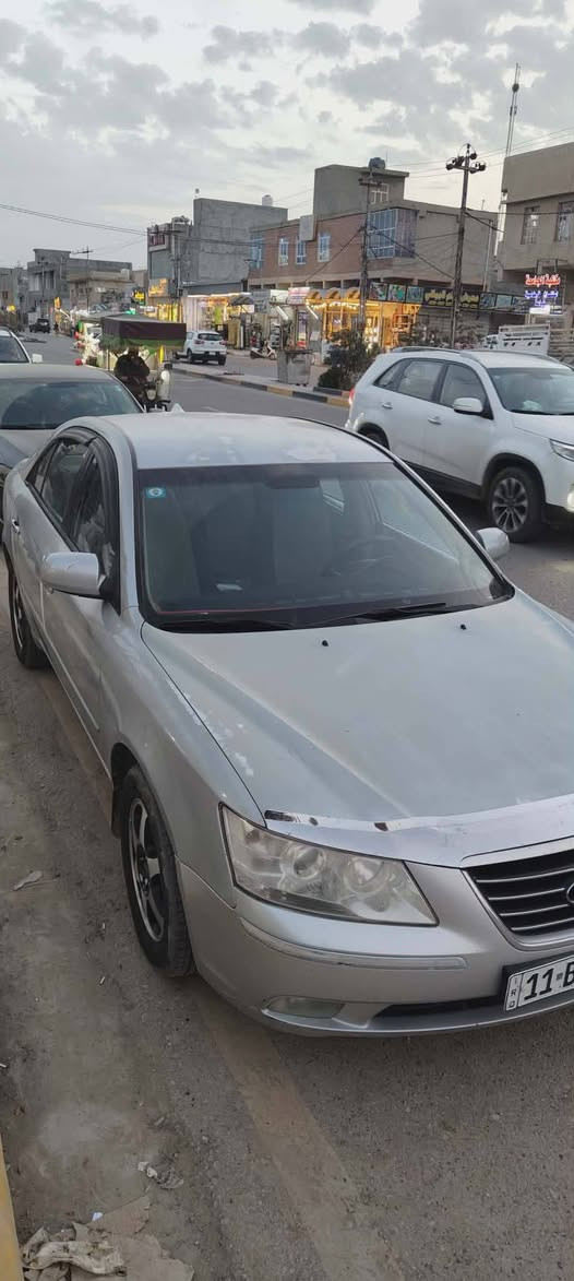سوناتا ٢٠٠٦ محدث كامل داخل خارج ٢٠٠٩ . 
مصبوغه حزام اثر جراد وهم بيها جراد . 
محرك ٢٤٠٠ . 
٤ سلندر . 
تراي وين ميعجبك . 
سنويه جديد . 
رقم جديد . 
مكان ديالى بعقوبه . 
سعر 85 وبيها مجال قليل . 
*********** .
