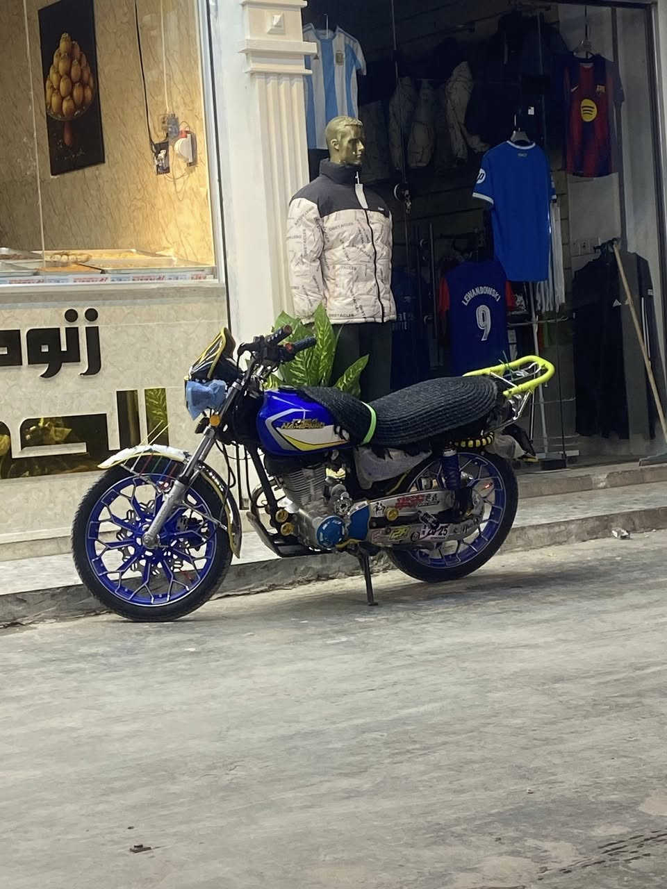 سلام عليكم ورحمة الله وبركاته 
نامه برو للبيع
او مراوس بتايكر ٢٥ كون نضيف
دراجه مكفوله كفاله عامه
ديالى شهربان
***********
