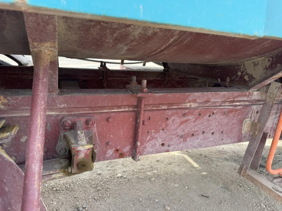 بردين مديل ٧٥ محرك ٨٢ كير اكسن ١٠ طن تانكي مغلون شرط كله جدد تواير باتري جاهزه للعمل كل نقص مابيه قماره معجنه مصبوغه مداور مباشر رقم الماني ميسان السعر ١٨ مليون 
شاطي مطول مدبول من الخلف 
مكان السماوه الخظر ***********
